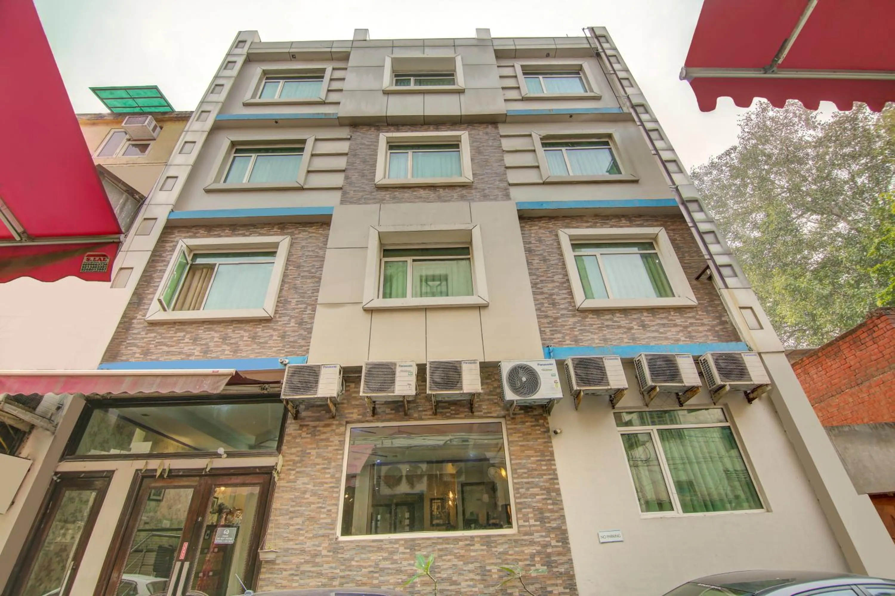 Property building in Treebo Rockwell Plaza