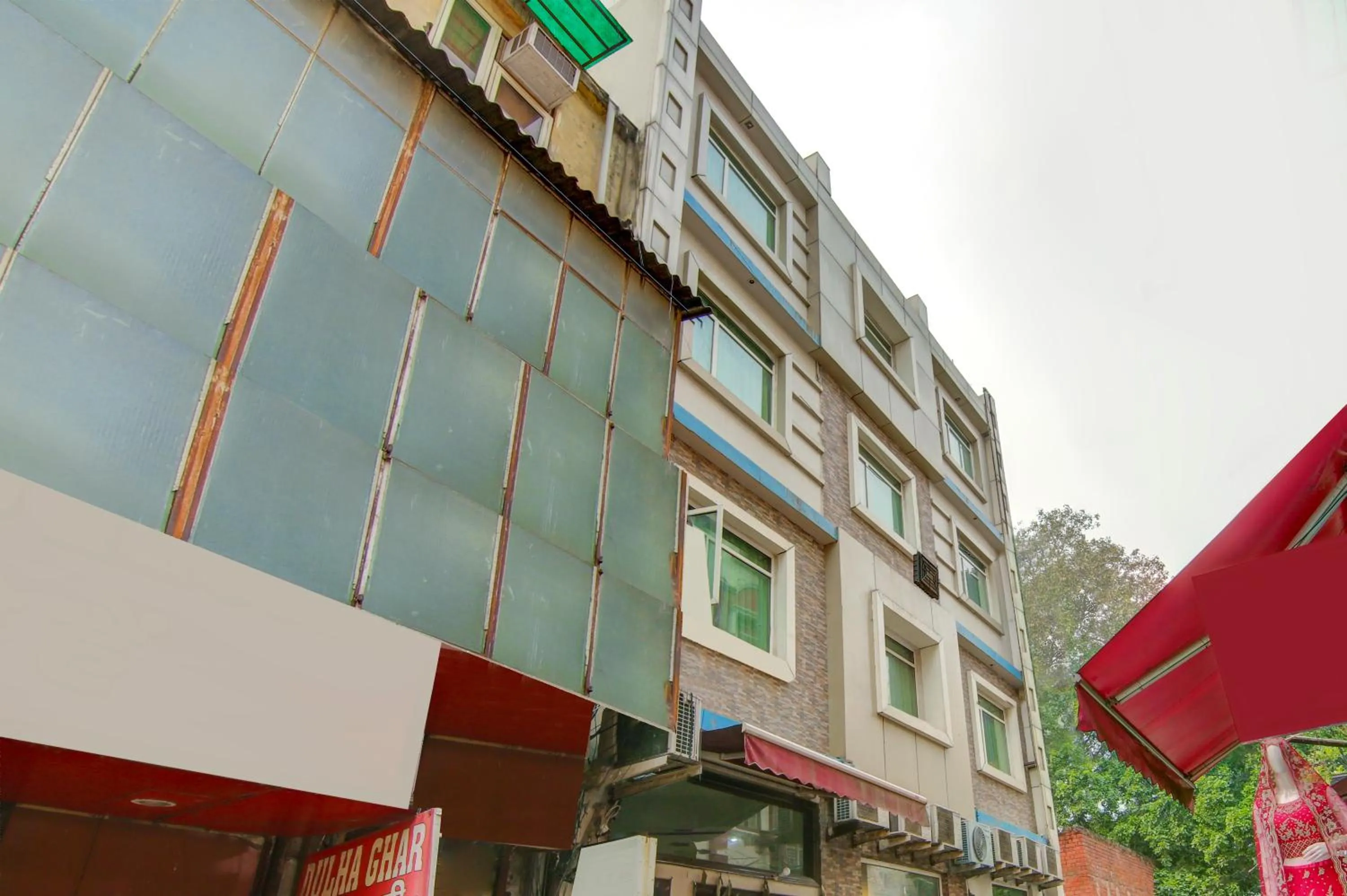 Property building in Treebo Rockwell Plaza