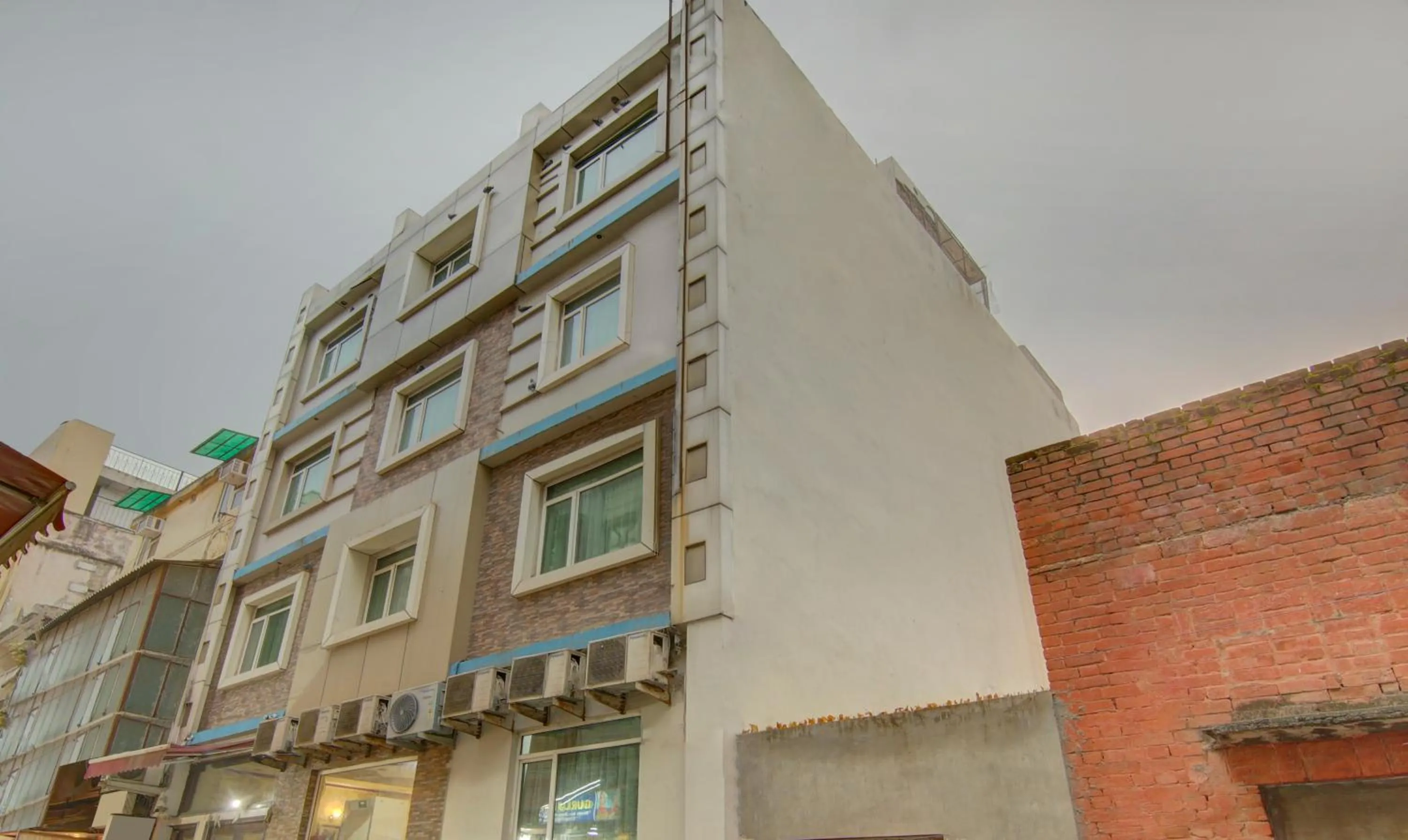 Property building in Treebo Rockwell Plaza