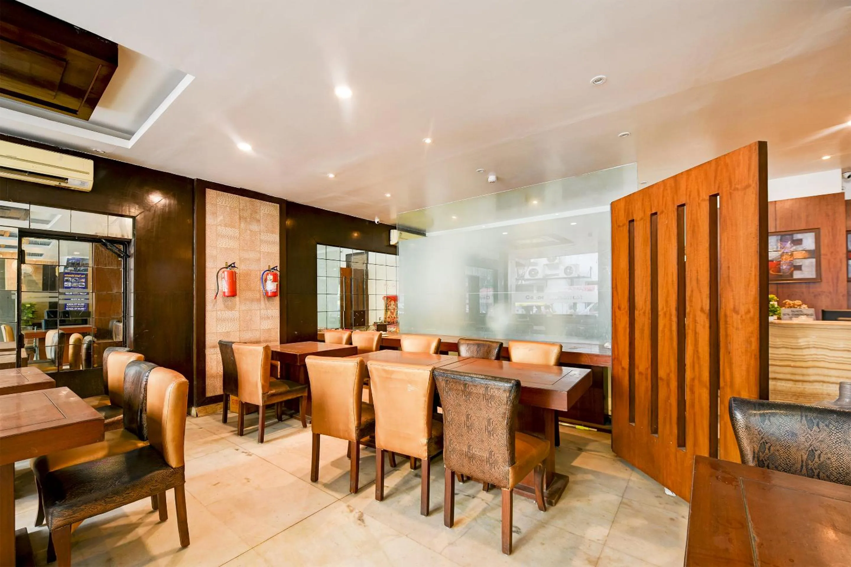 Seating area in The Raj at New Delhi Railway Station