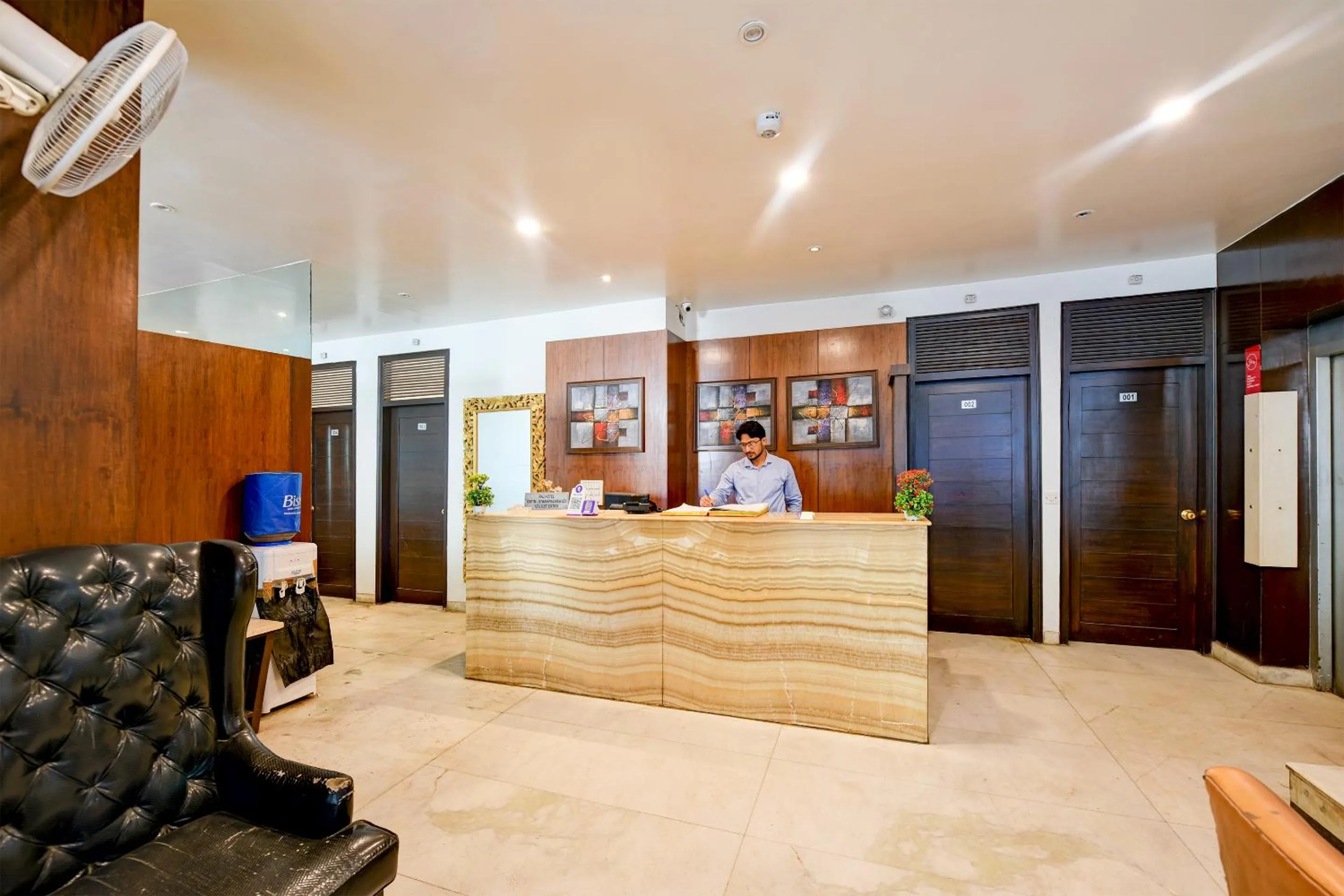 Lobby or reception in The Raj at New Delhi Railway Station