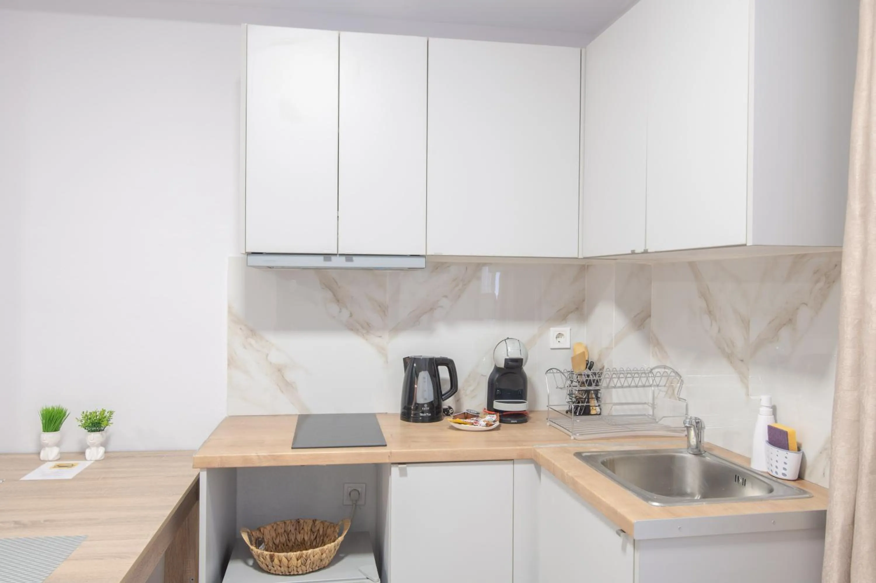 Kitchen or kitchenette in Athens Connection Apartments