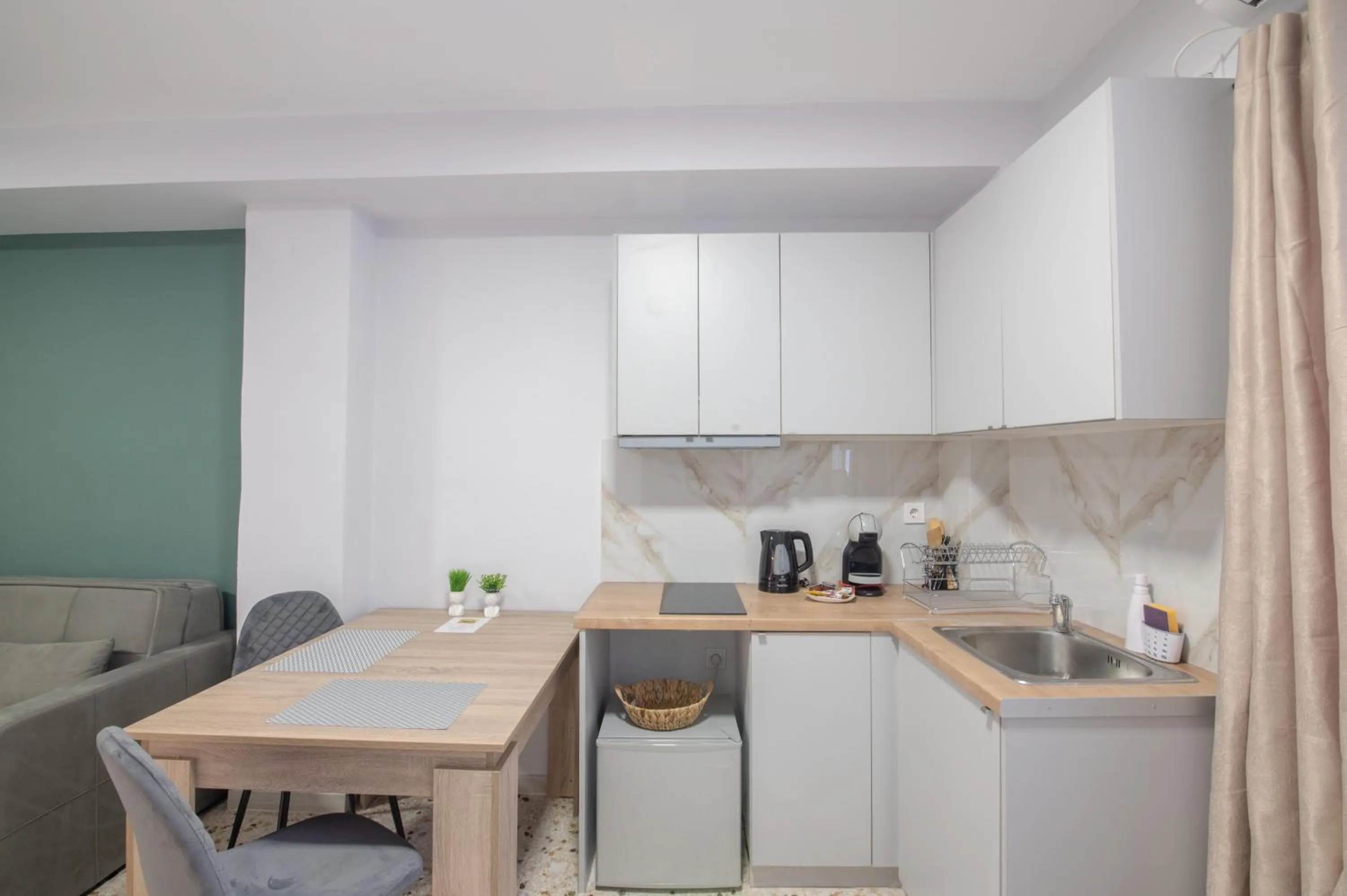 Kitchen or kitchenette in Athens Connection Apartments