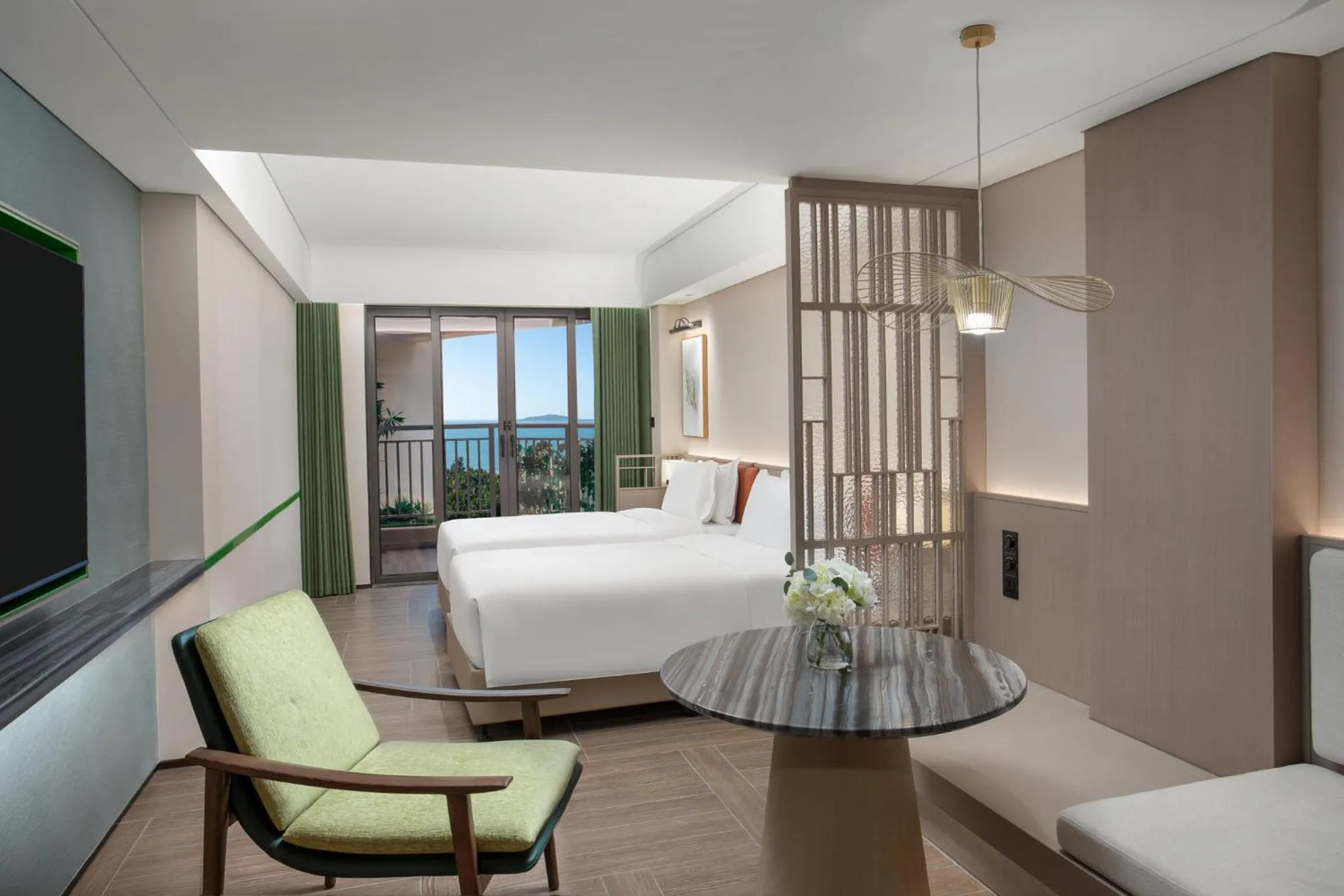 Photo of the whole room, Bed in Holiday Inn Resort Sanya Bay by IHG