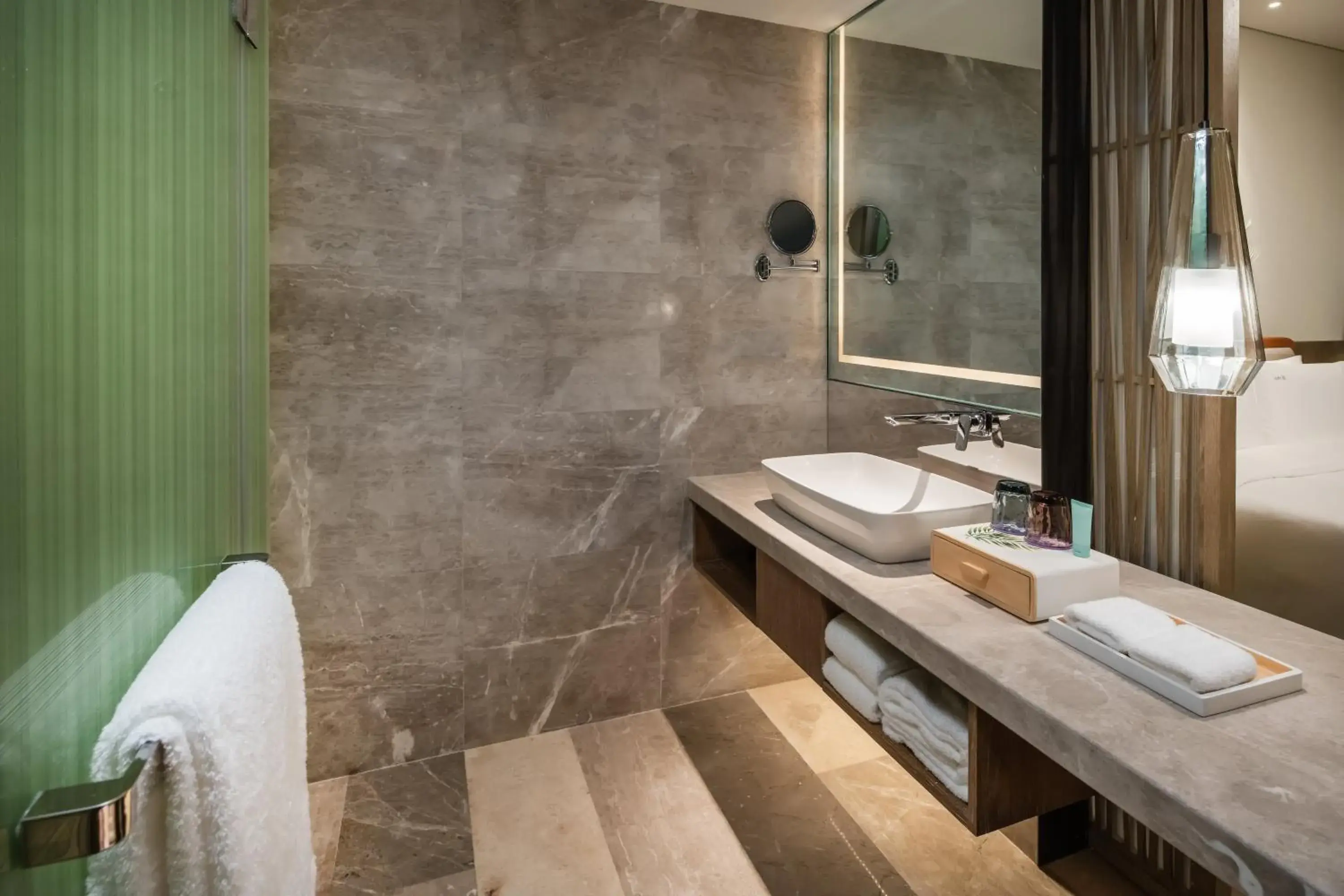 Premium King Room with King Bed and Double Bed - Kid Theme/Pool View in Holiday Inn Resort Sanya Bay by IHG Premium King Room with King Bed and Double Bed - Kid Theme/Pool View in Holiday Inn Resort Sanya Bay by IHG