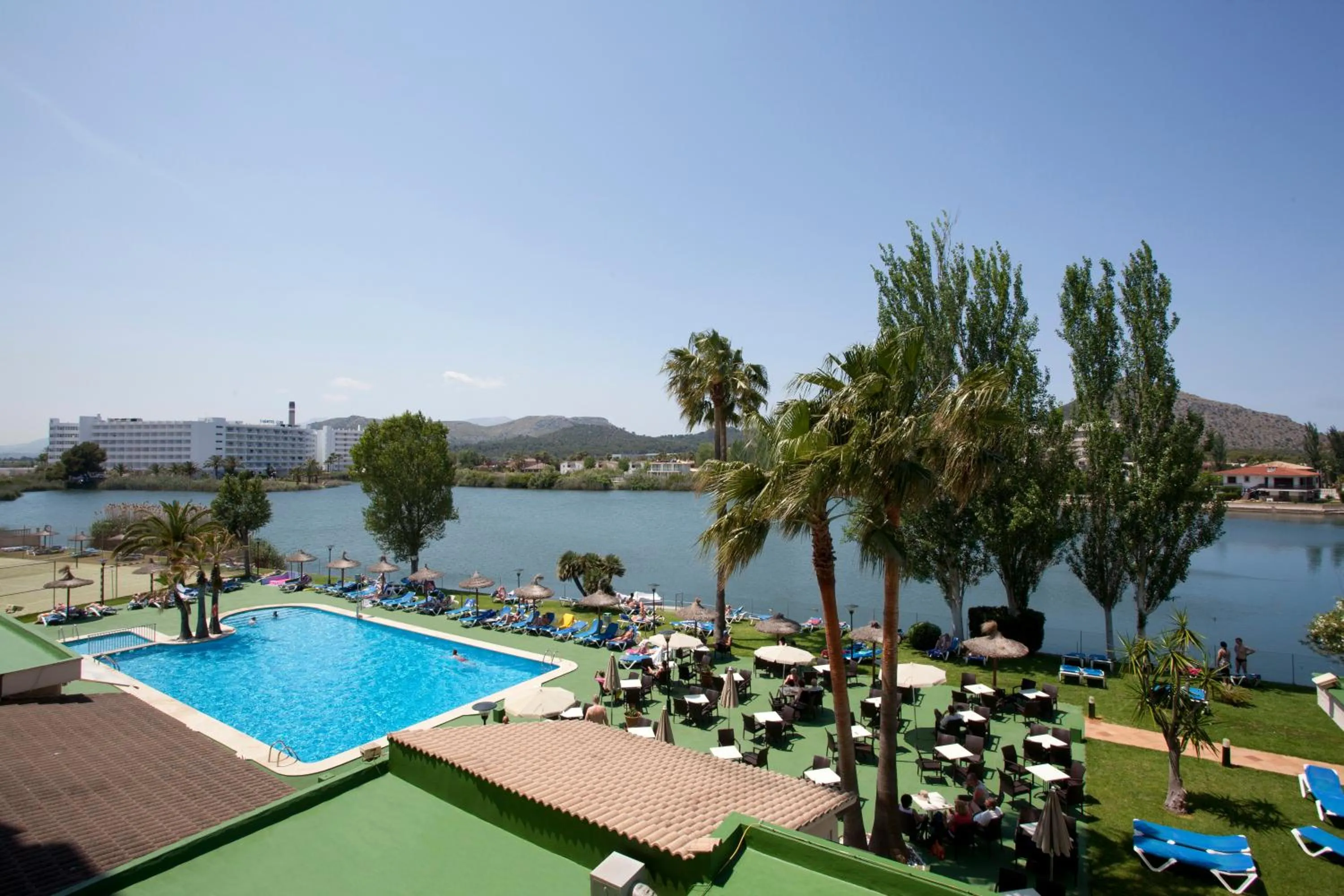 Swimming pool in Grupotel Amapola