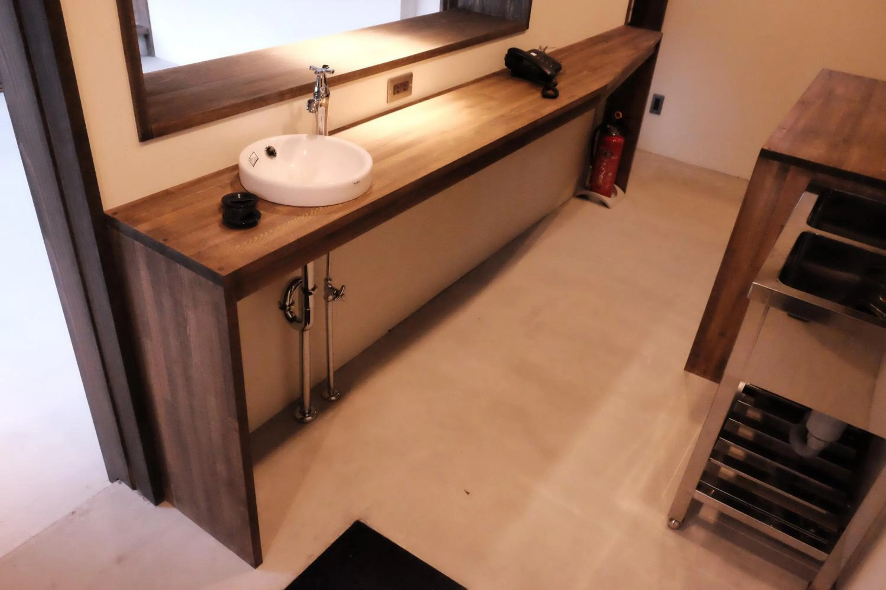 Communal kitchen in Teramachiya Wind Bell Temple Guest House