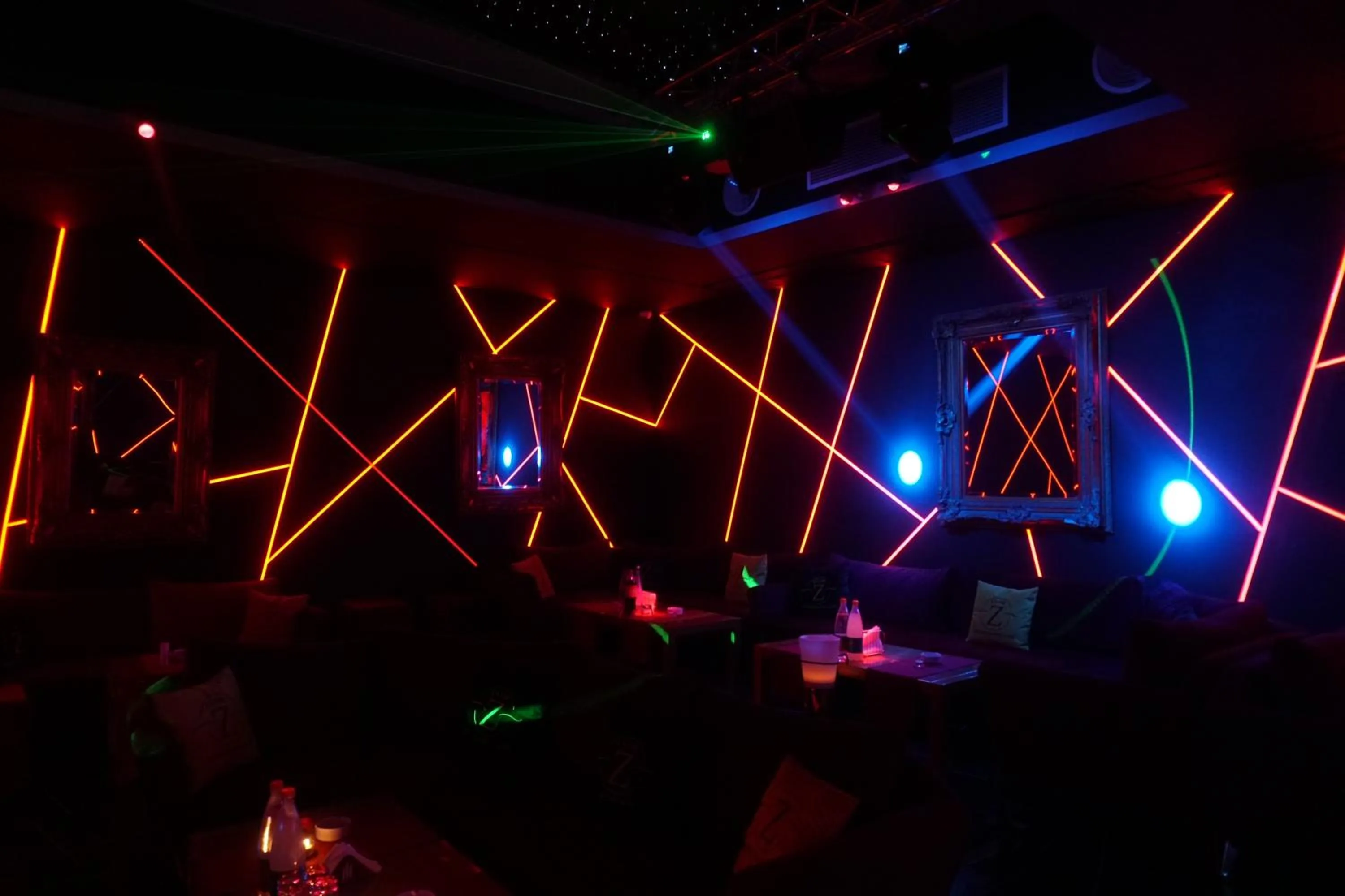 Nightclub / DJ in Zaki Hotel