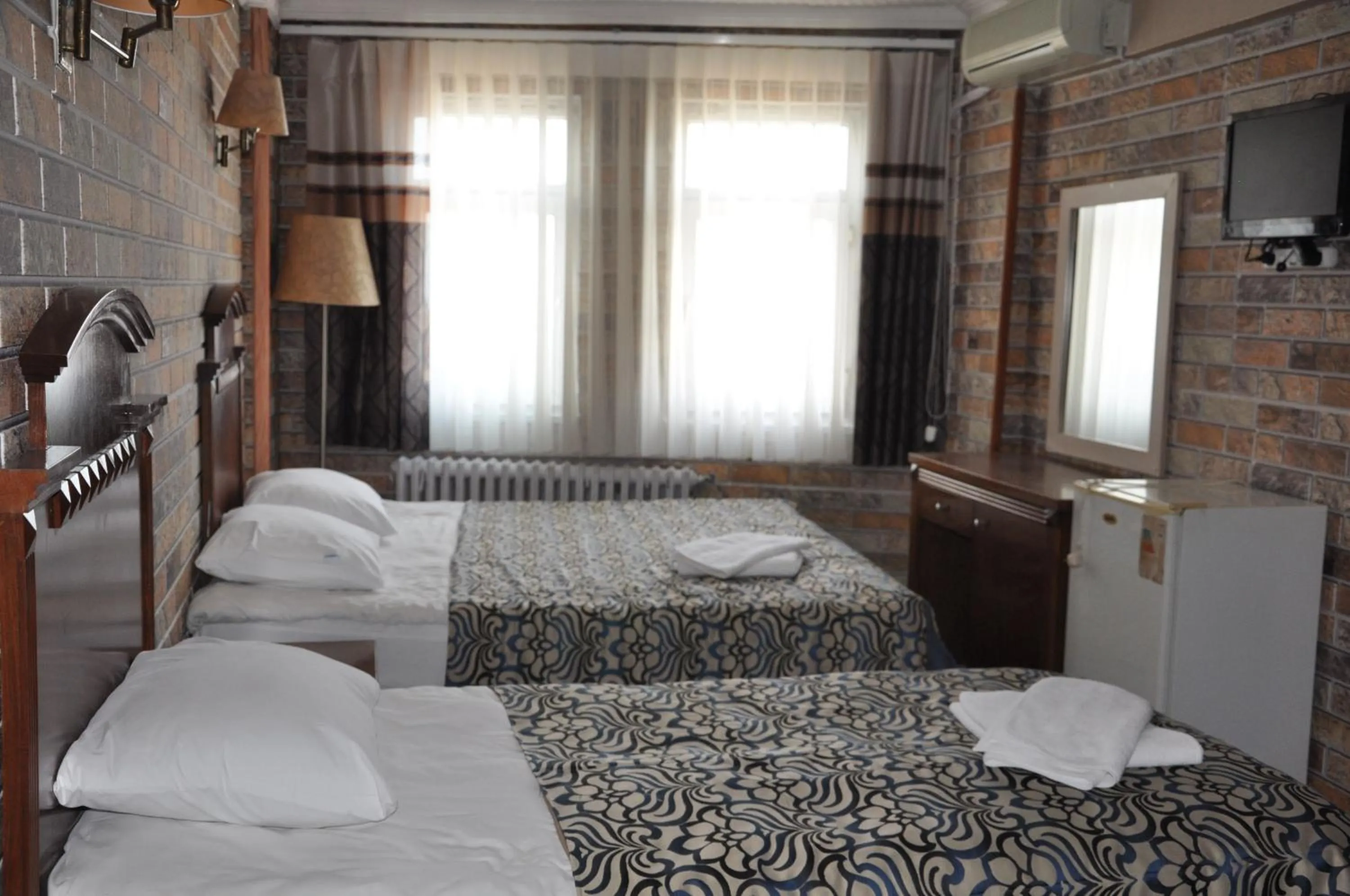 Photo of the whole room, Bed in Hotel Red Rose