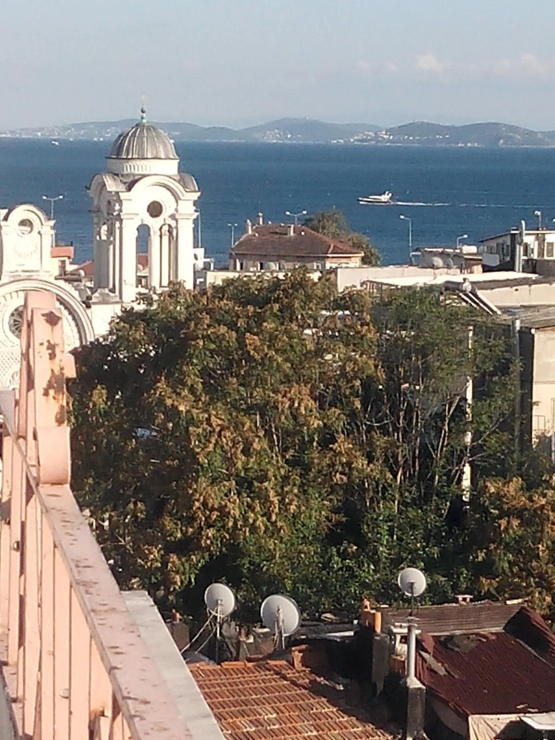 Nearby landmark in Hotel Red Rose