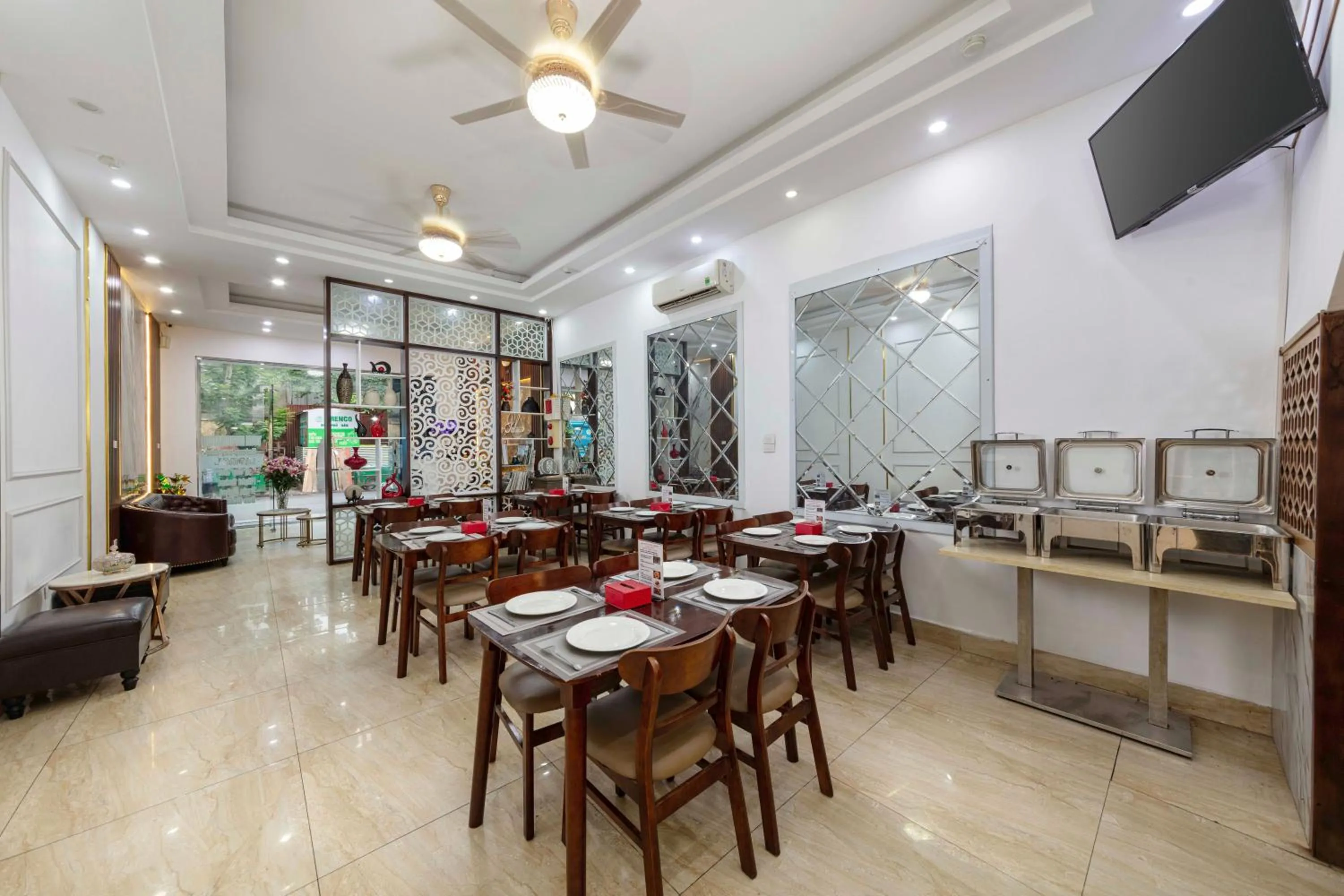 Restaurant/places to eat in Phoenix Palace Hotel Hanoi