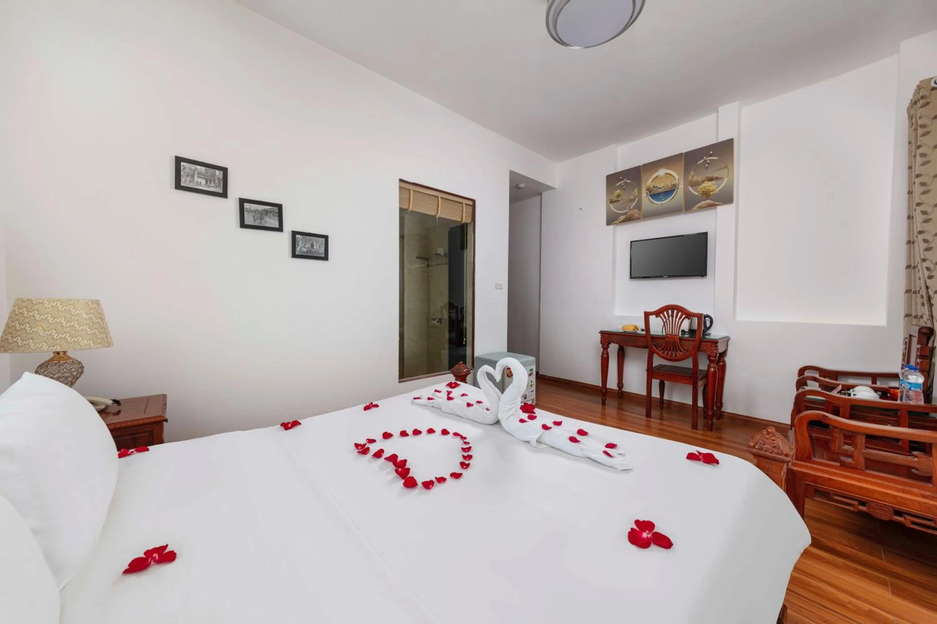 Bed in Phoenix Palace Hotel Hanoi