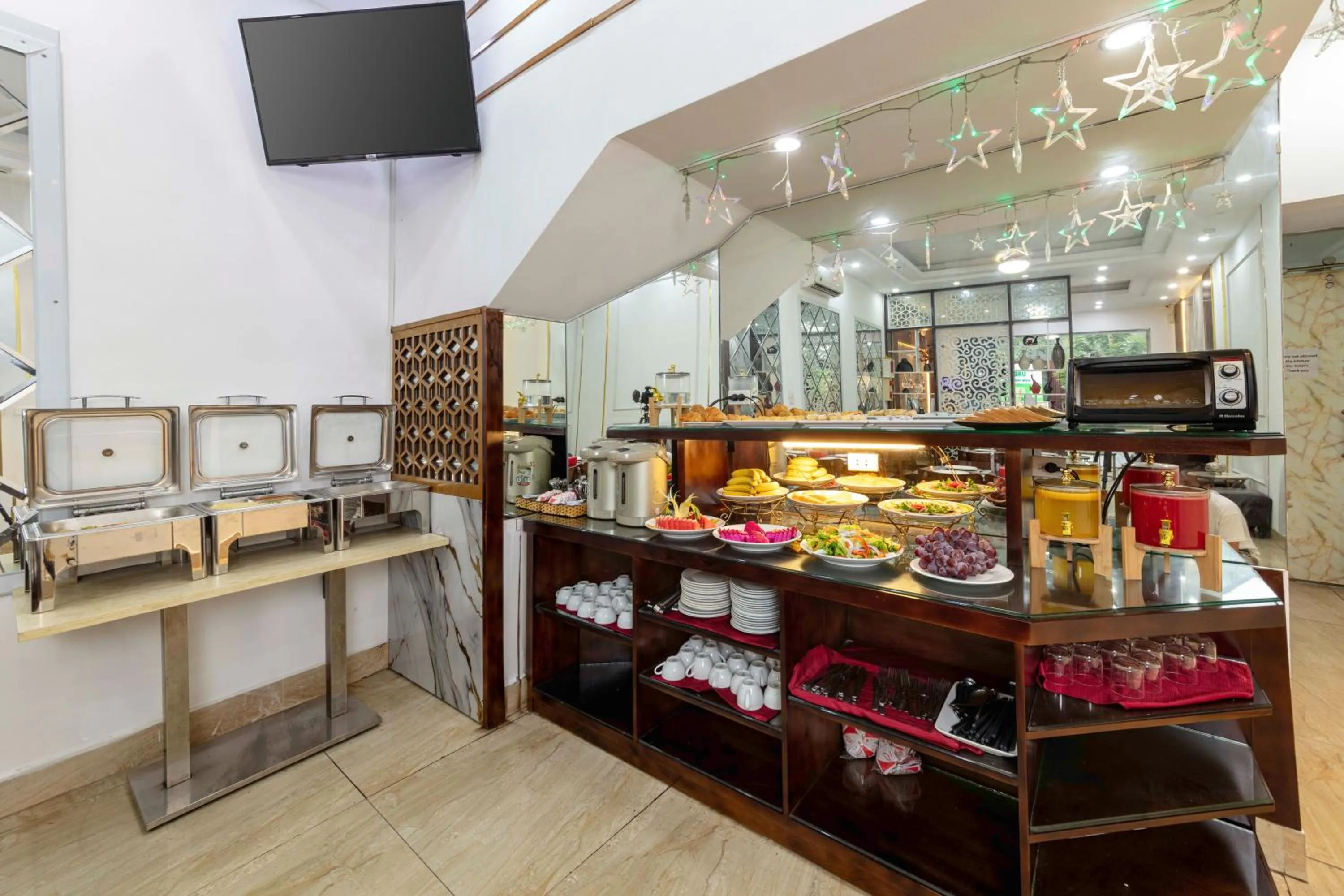 Restaurant/places to eat in Phoenix Palace Hotel Hanoi