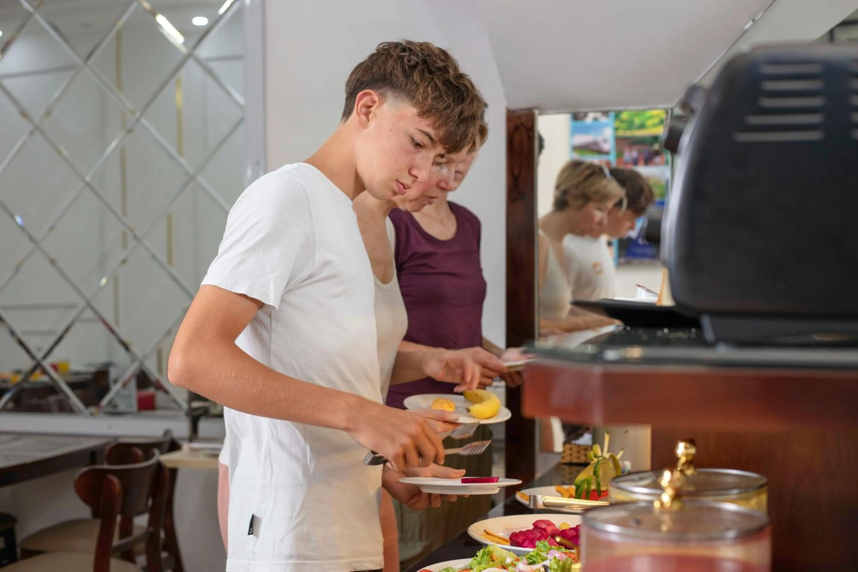 Restaurant/places to eat in Phoenix Palace Hotel Hanoi