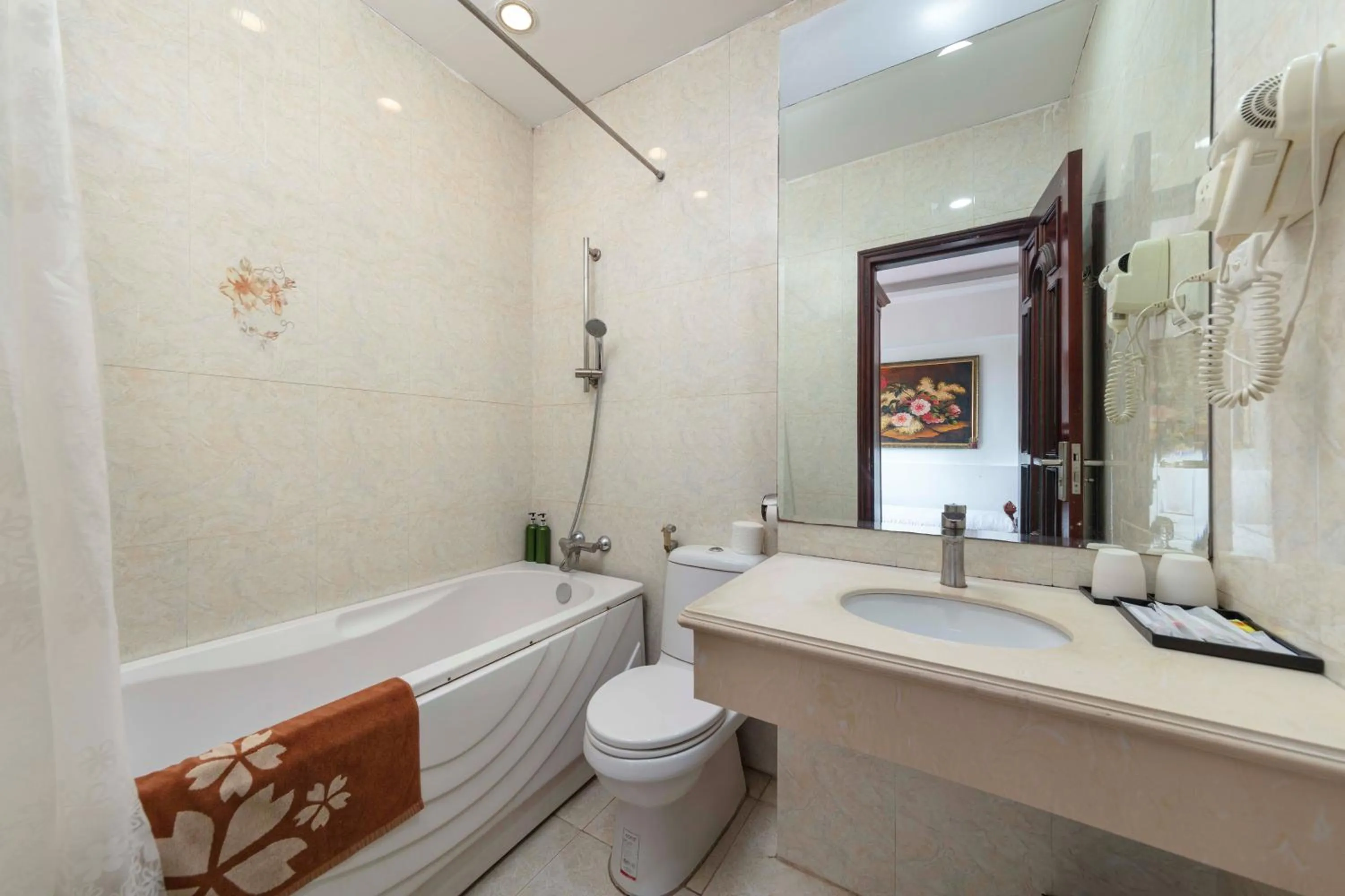 Shower in Phoenix Palace Hotel Hanoi