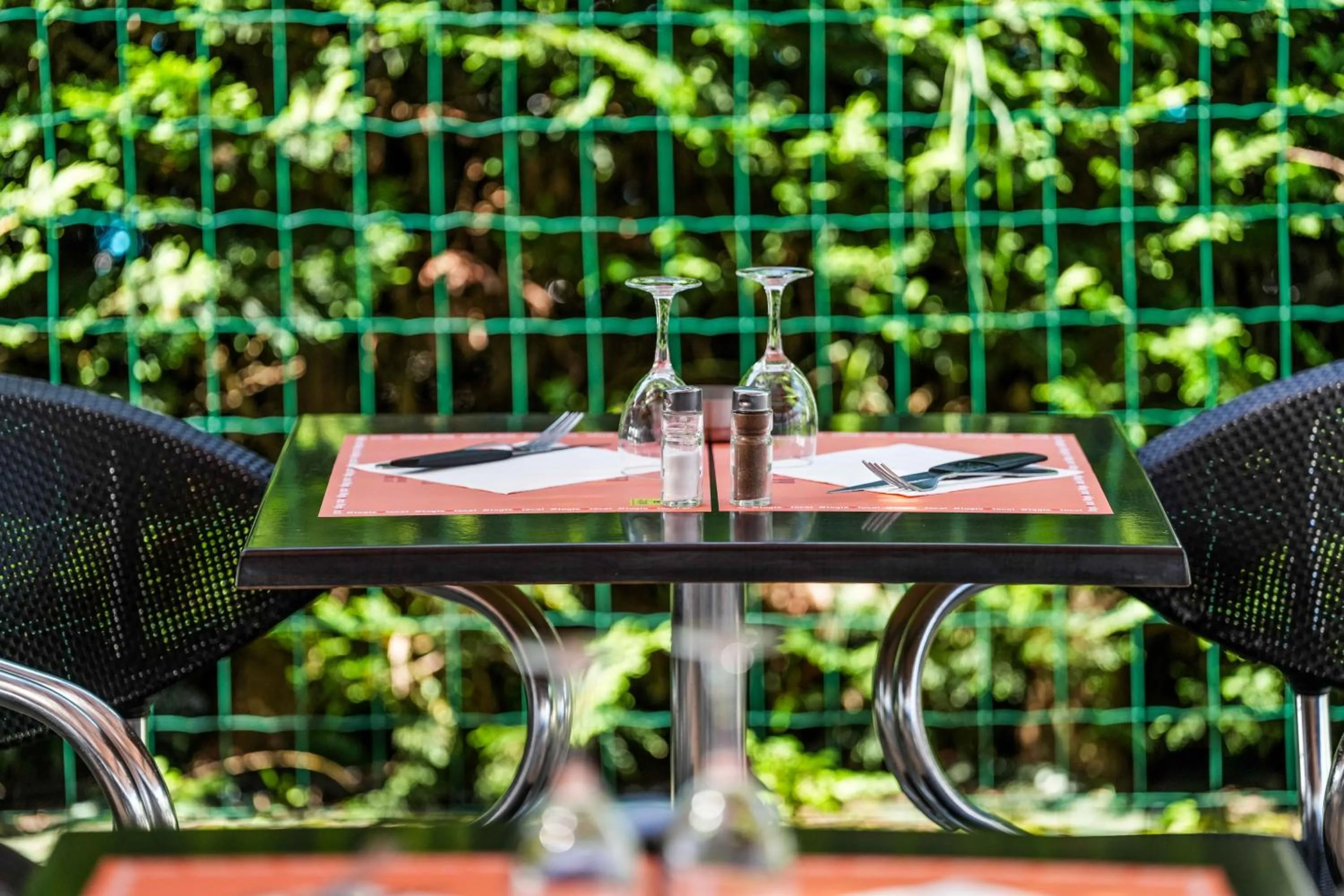 Restaurant/places to eat in Logis Hôtel La crémaillère