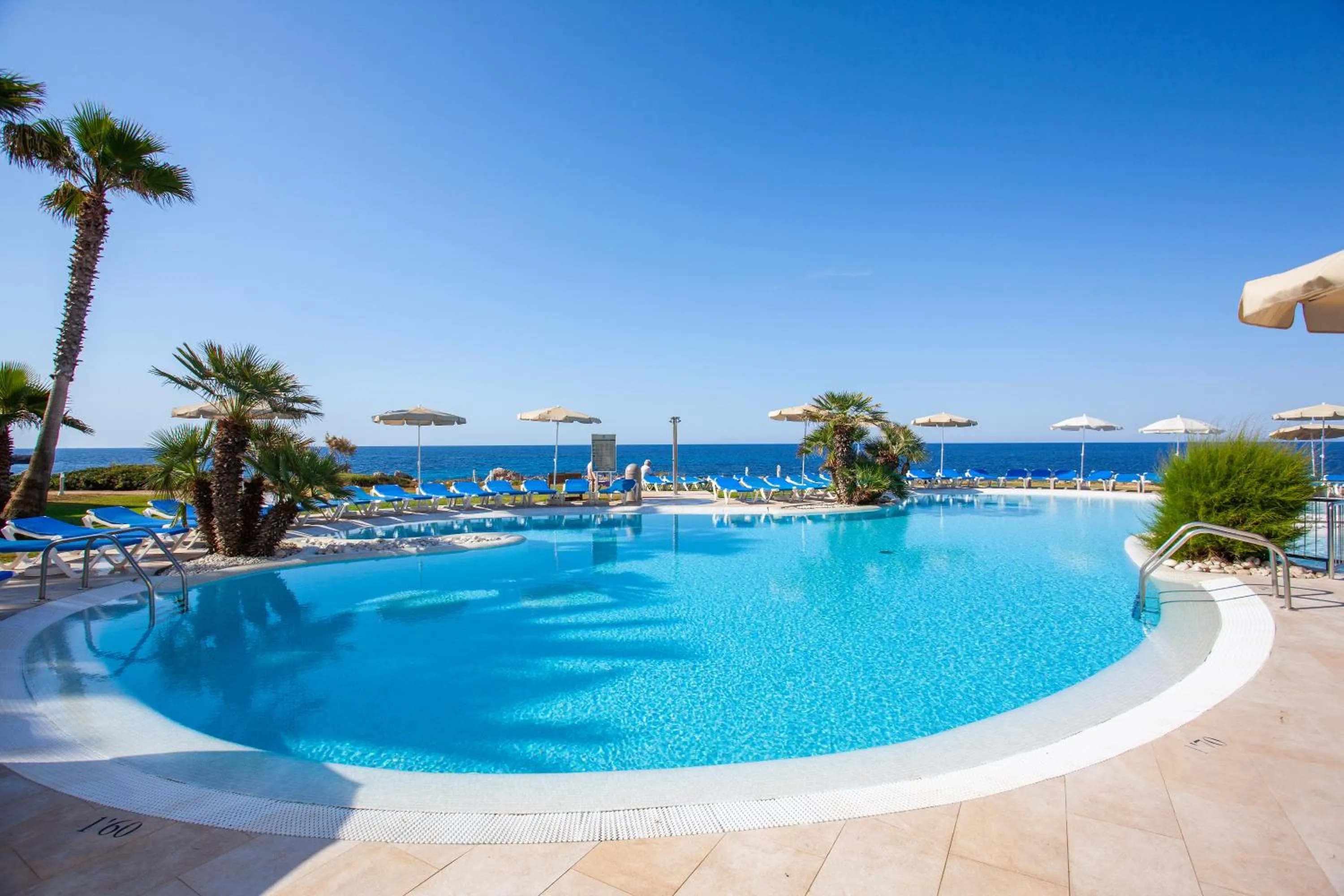 Swimming pool in Grupotel Tamariscos