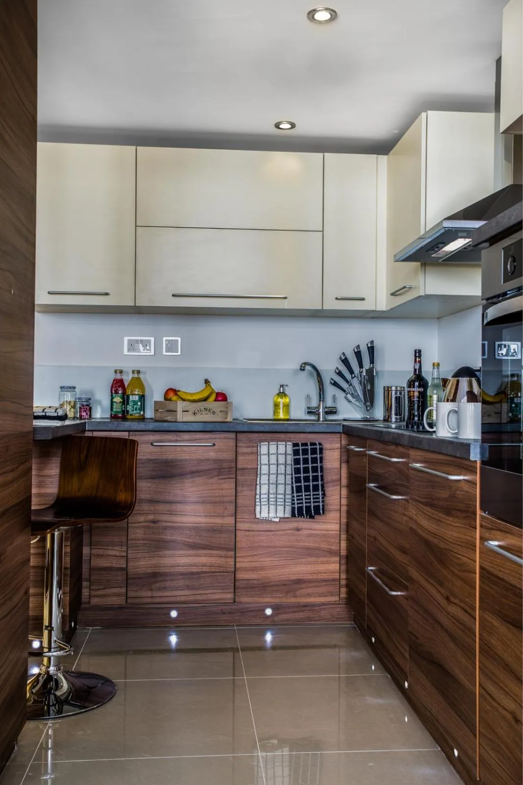 Kitchen or kitchenette in Livin' Serviced Apartments