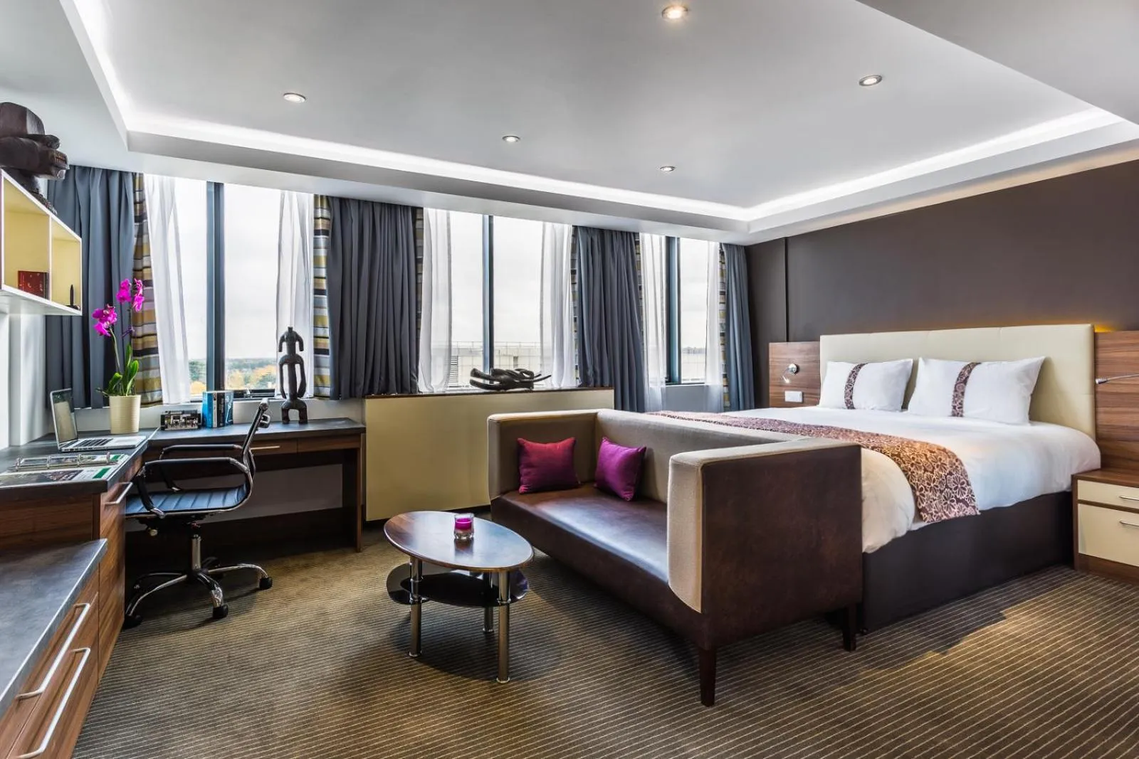 Bedroom, Bed in Livin' Serviced Apartments