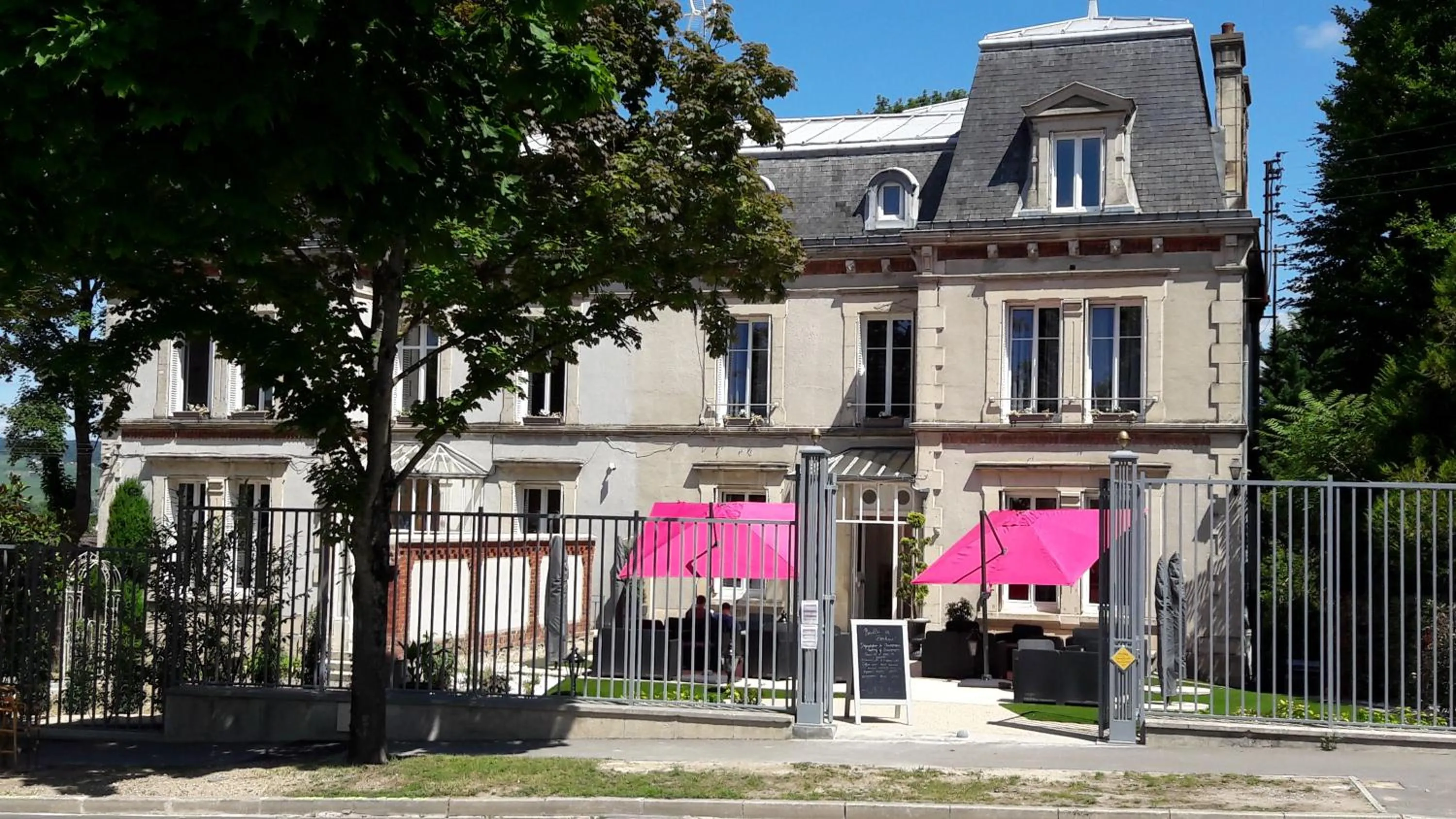 Two-Bedroom Apartment in La Demeure d'Elodie
