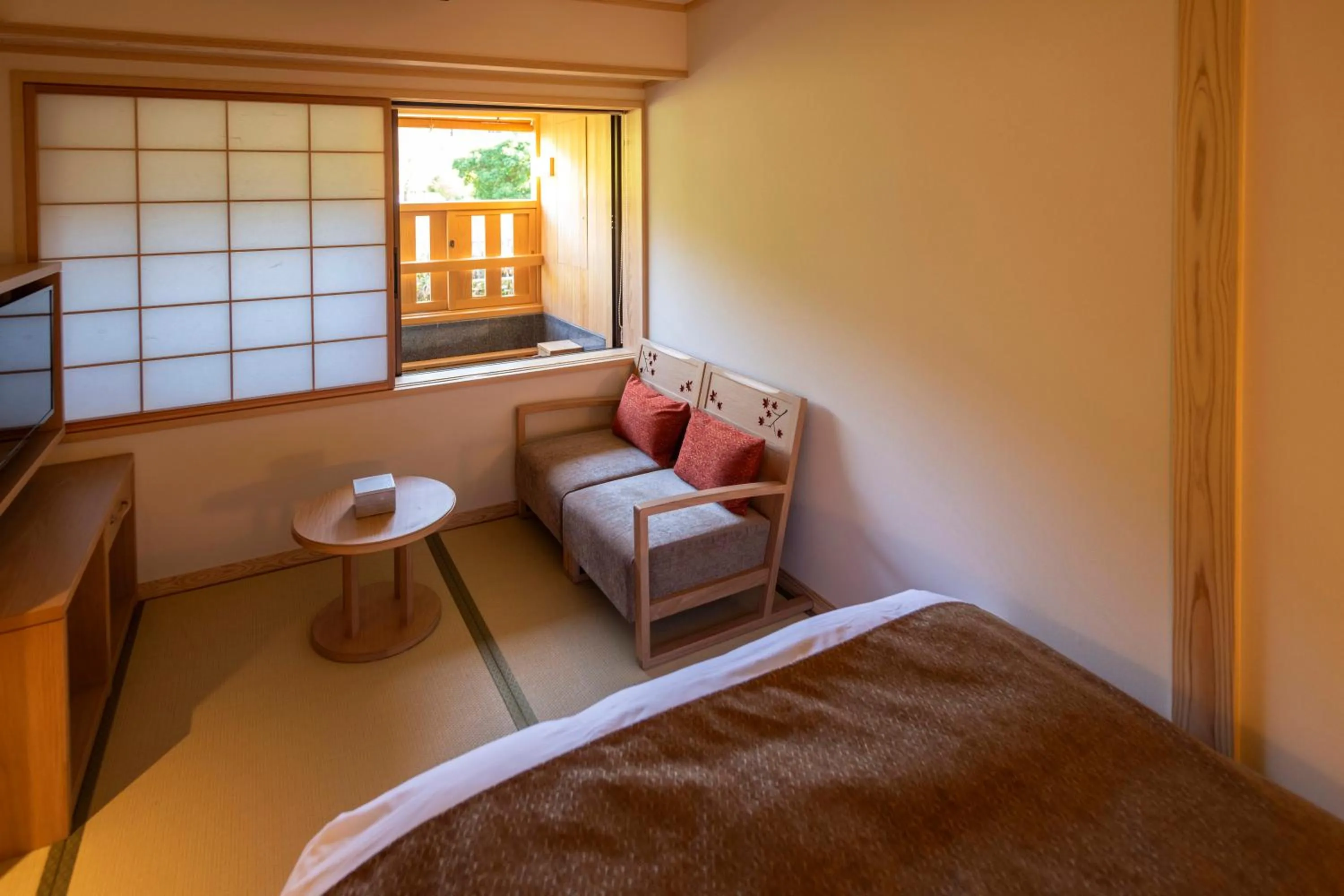 Photo of the whole room, Bed in Yukairo Kikuya