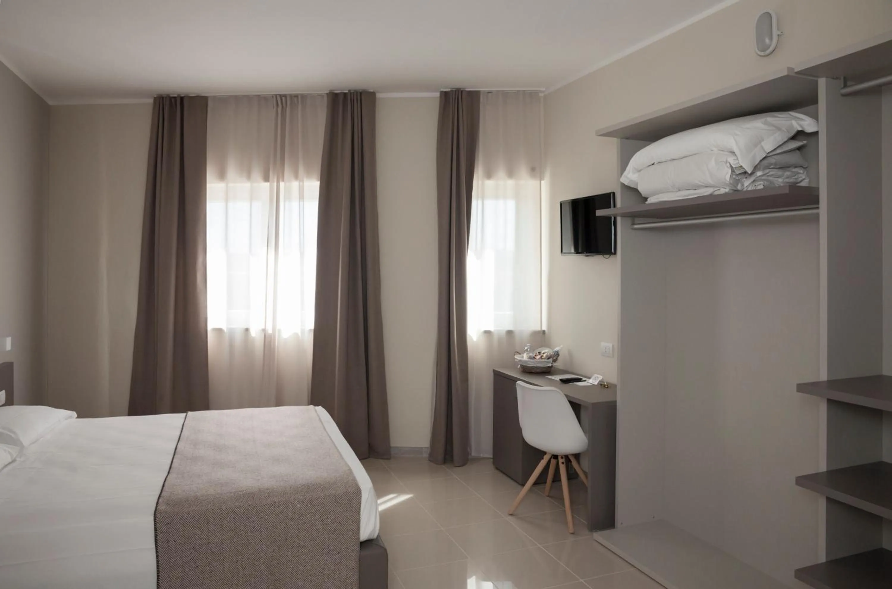 Bedroom, Bed in Hotel & Wellness Stella Delle Langhe