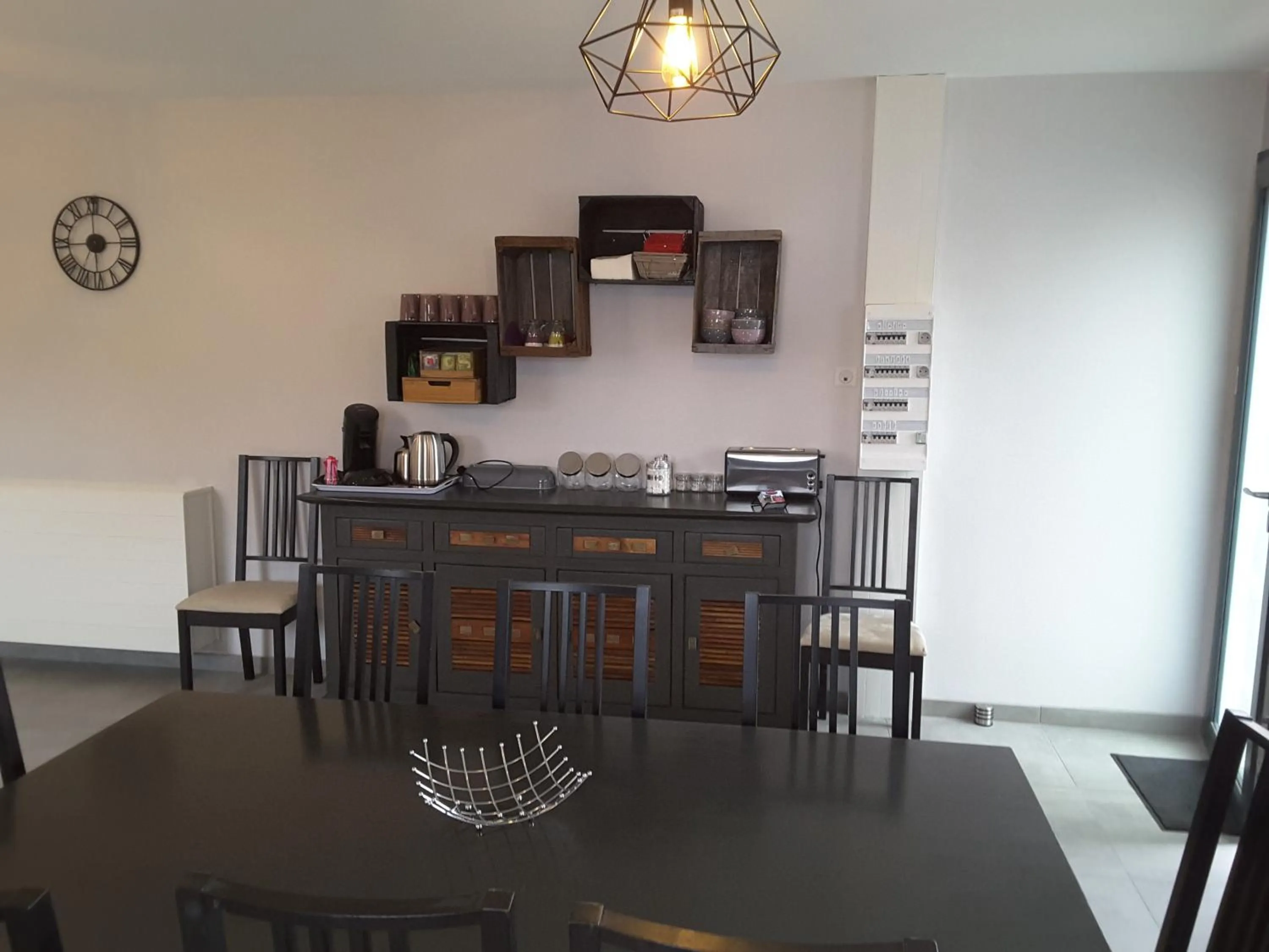 Communal lounge/ TV room in Villa'vi Lyon Est Chambres d'Hôtes