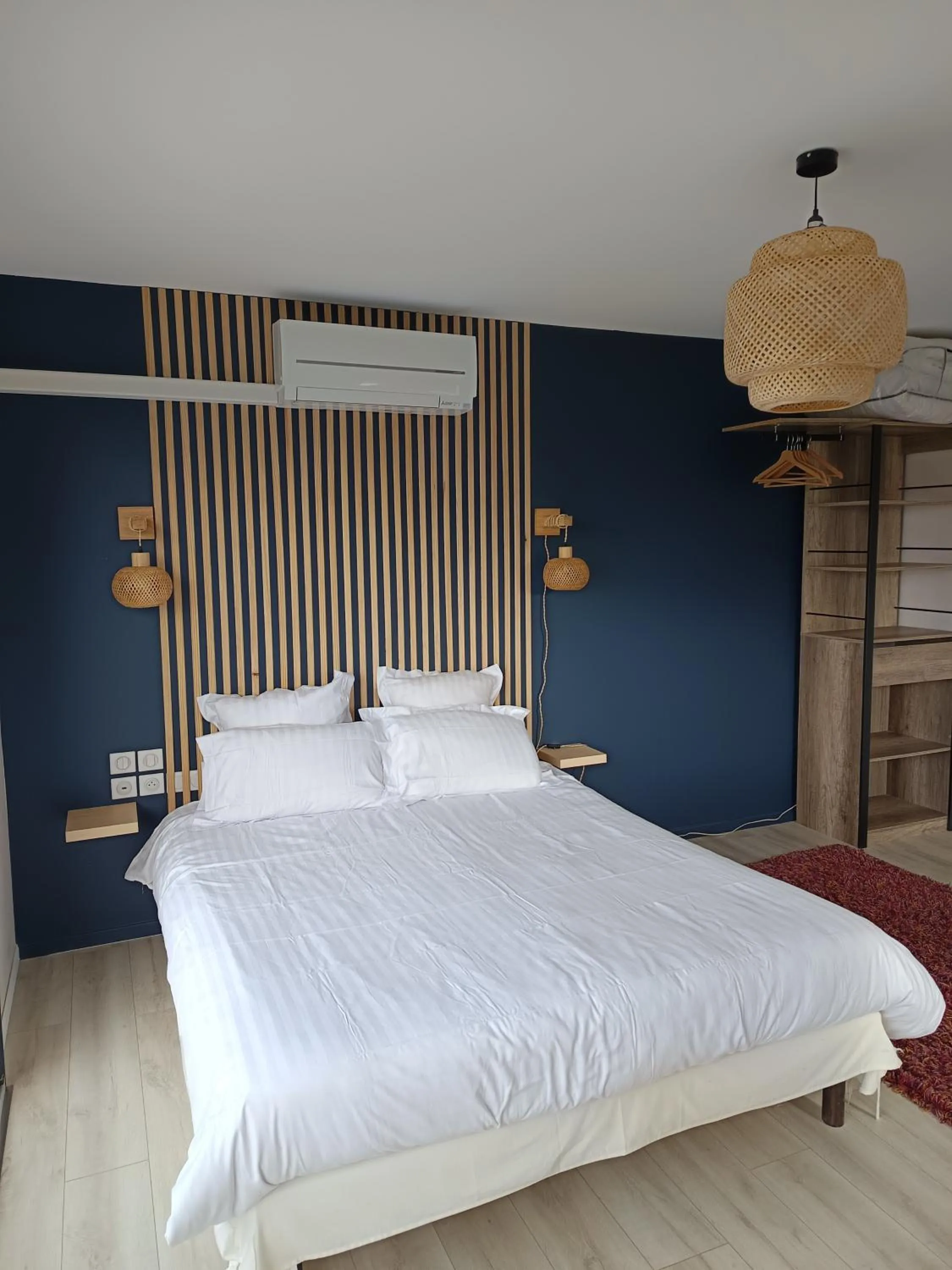 Bed in Villa'vi Lyon Est Chambres d'Hôtes