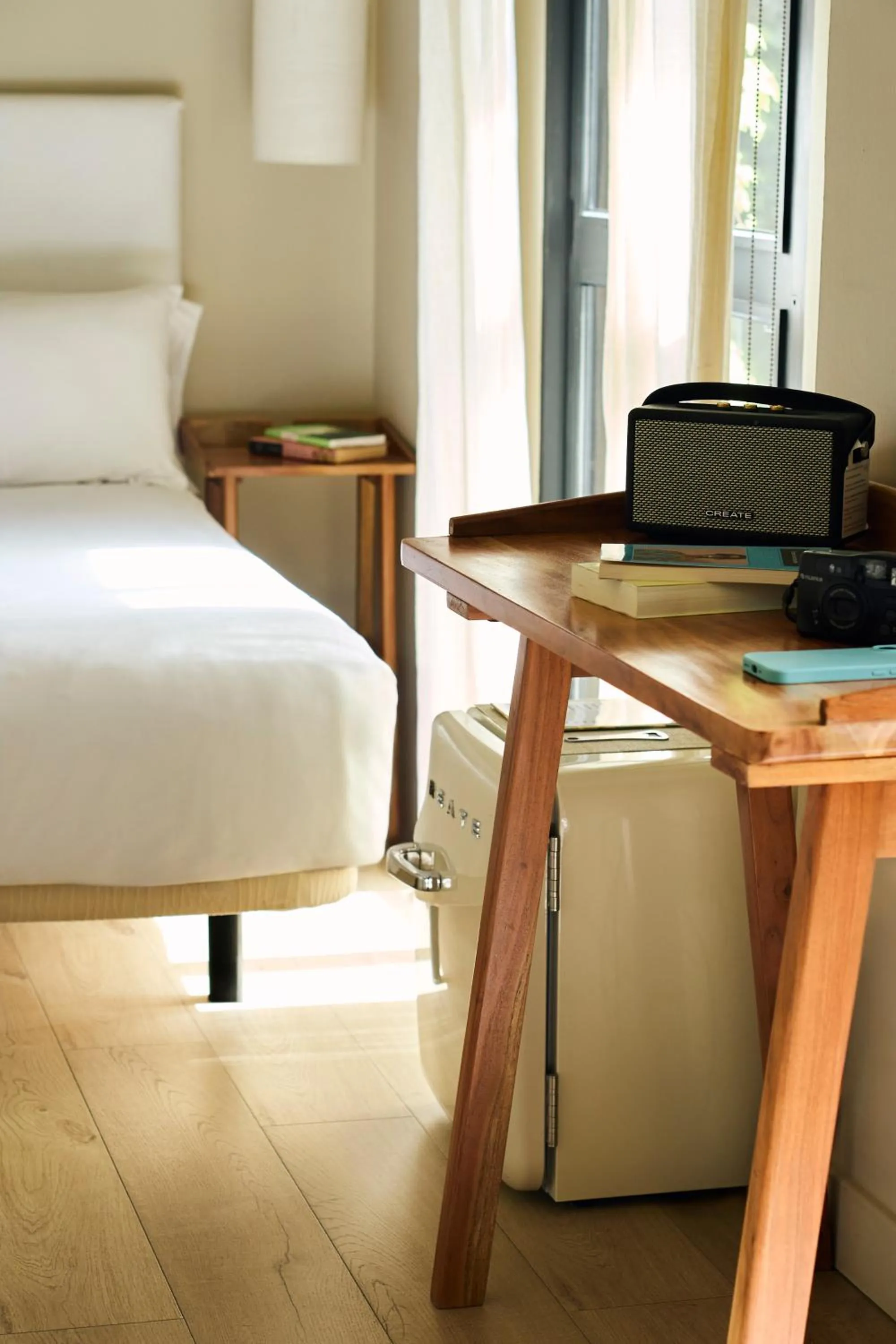 minibar, Bed in The Corner House