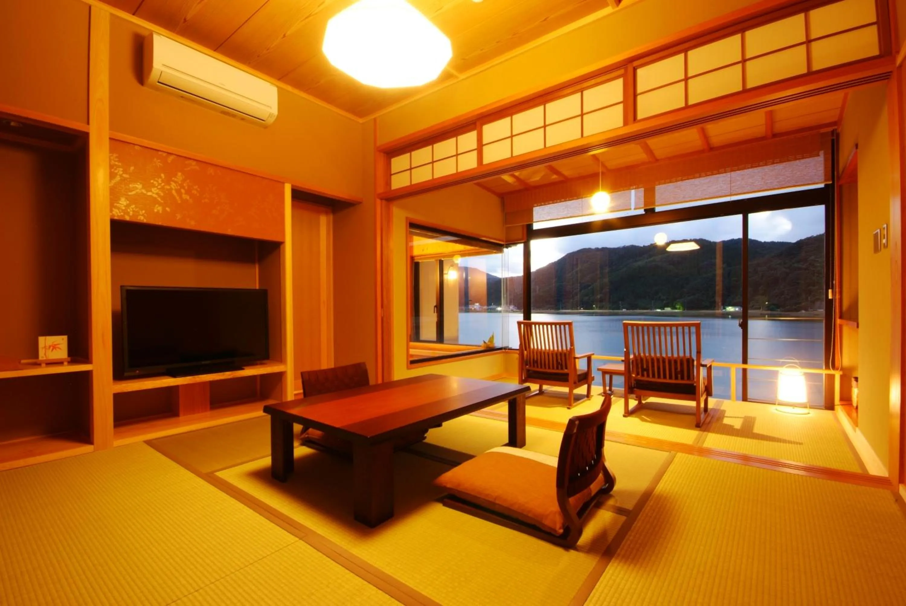 Photo of the whole room in Ginka