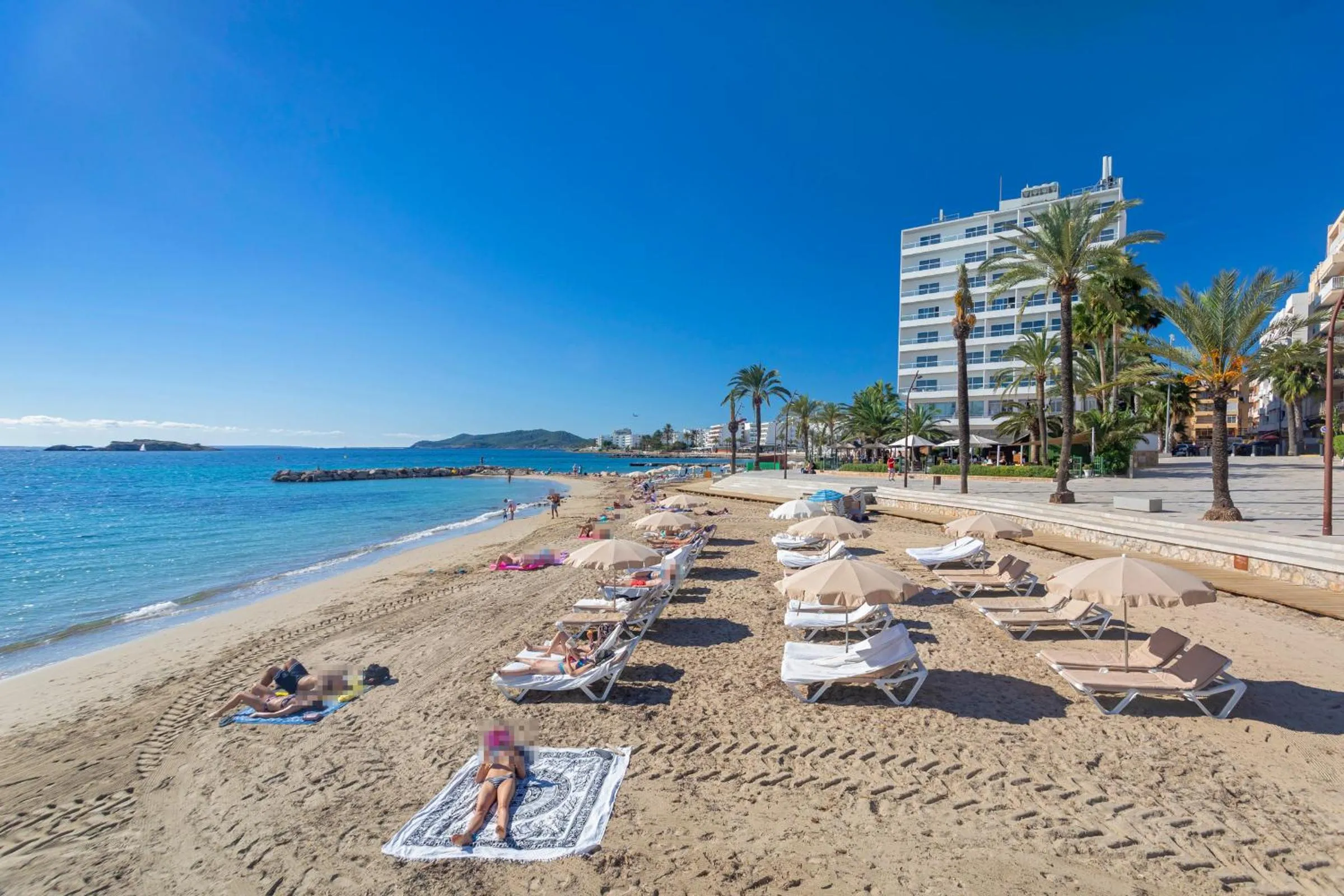 Beach in Hotel Figueretes