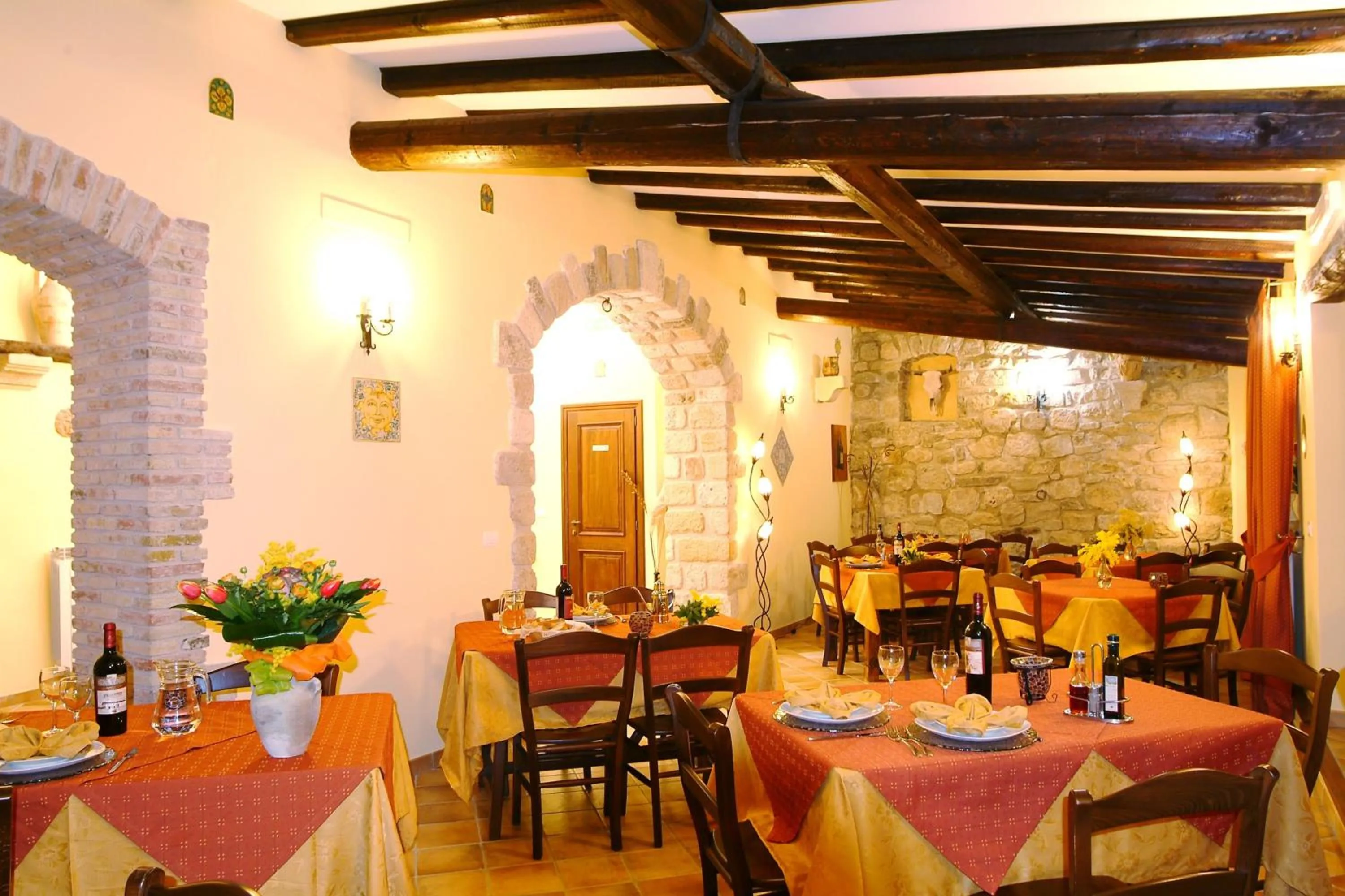 Restaurant/places to eat in Il Castello