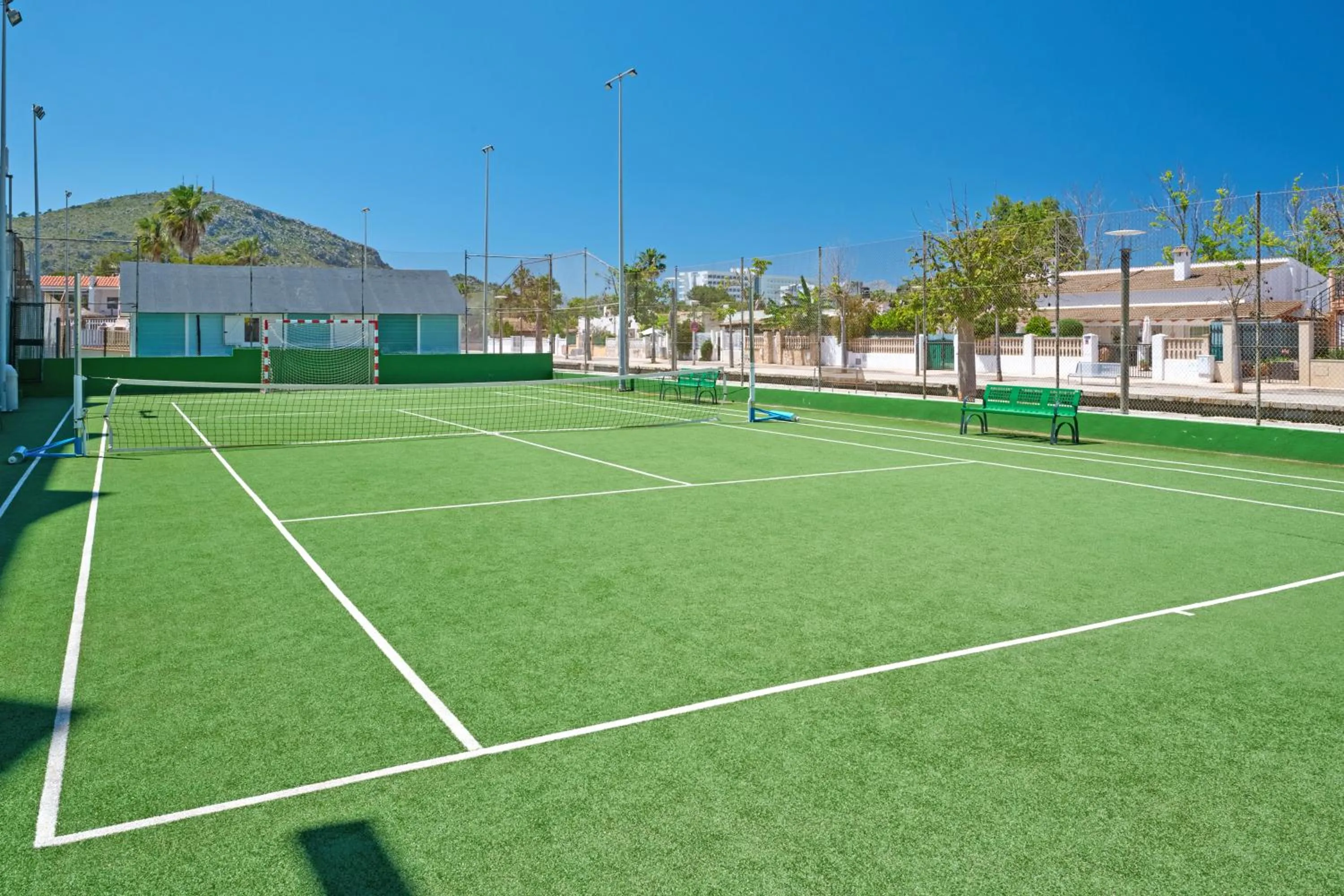 Tennis court in Grupotel Port D´Alcudia