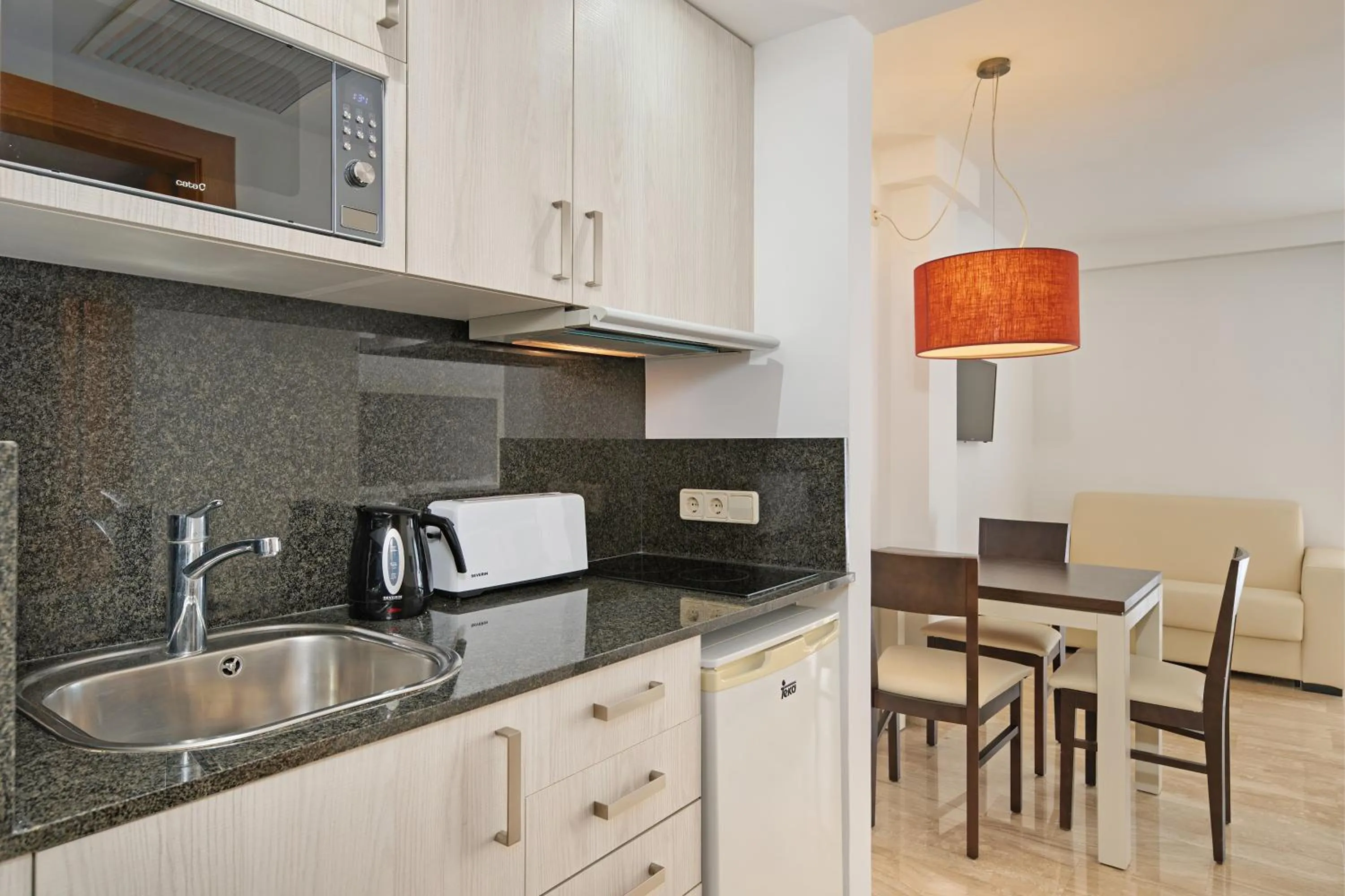 Kitchen or kitchenette in Grupotel Port D´Alcudia