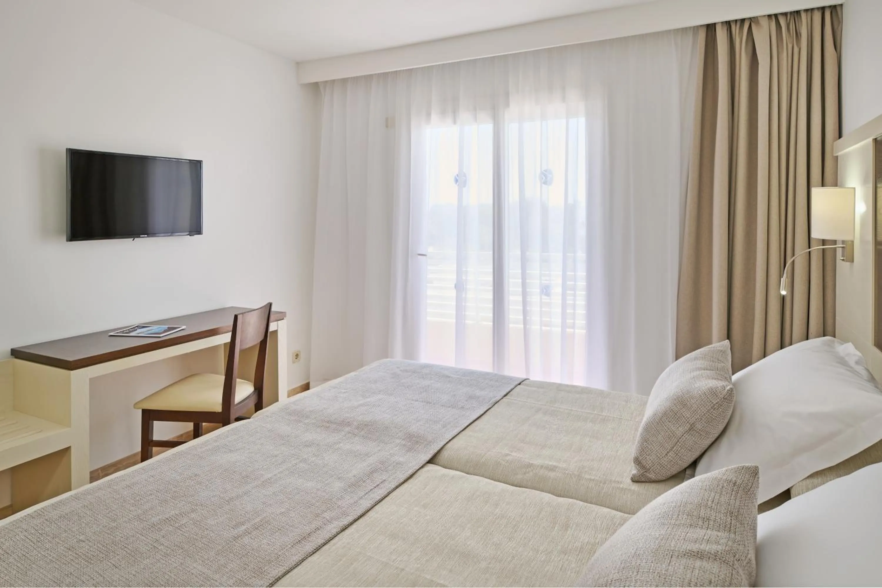 Bedroom, Bed in Grupotel Port D´Alcudia