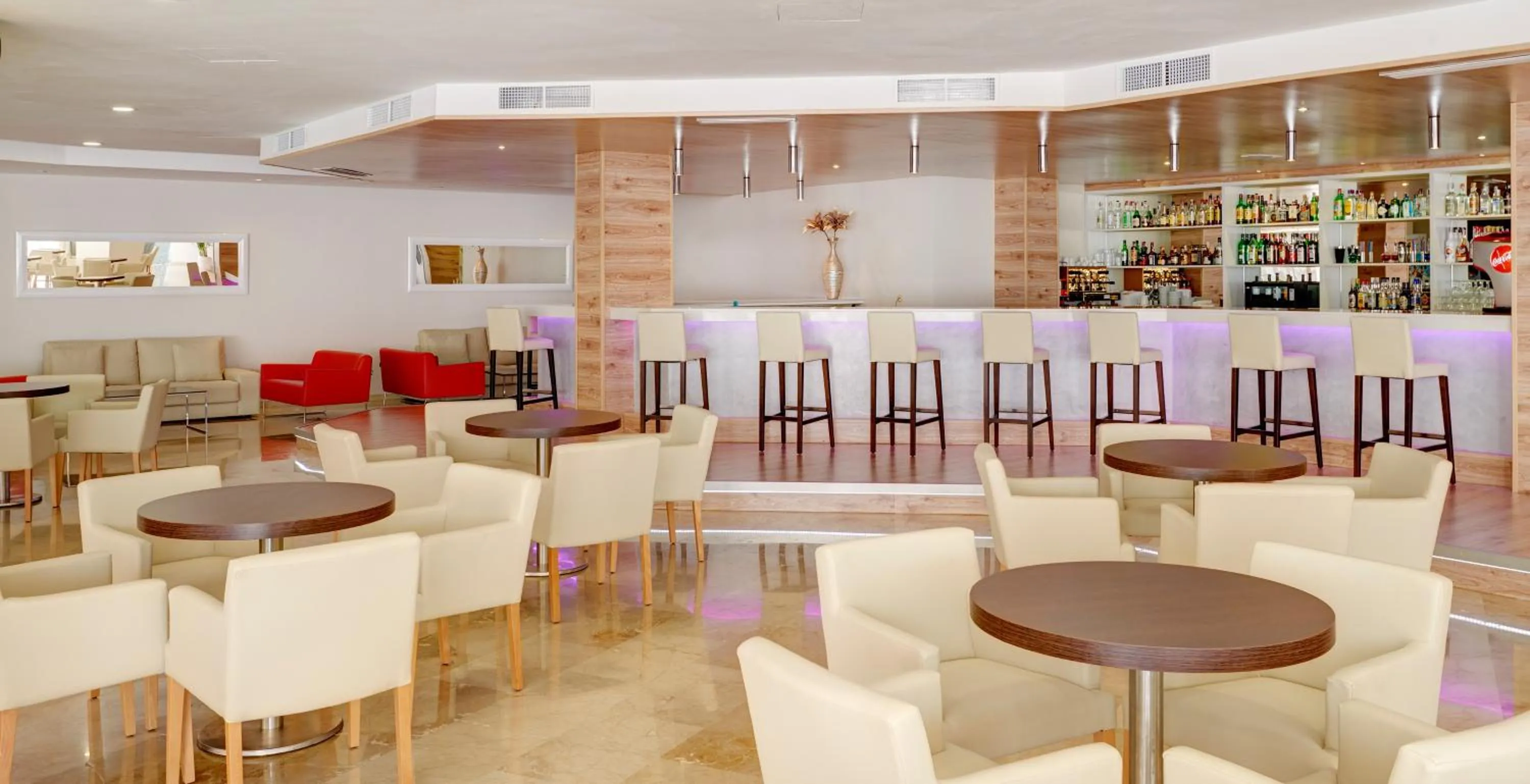 Lounge or bar in Grupotel Port D´Alcudia