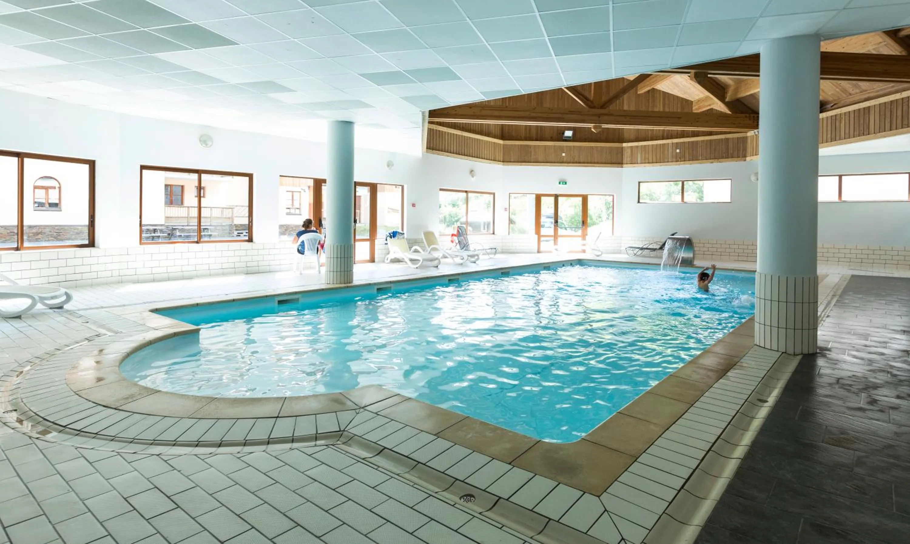 Swimming pool in Résidence Odalys L'Orée des Pistes