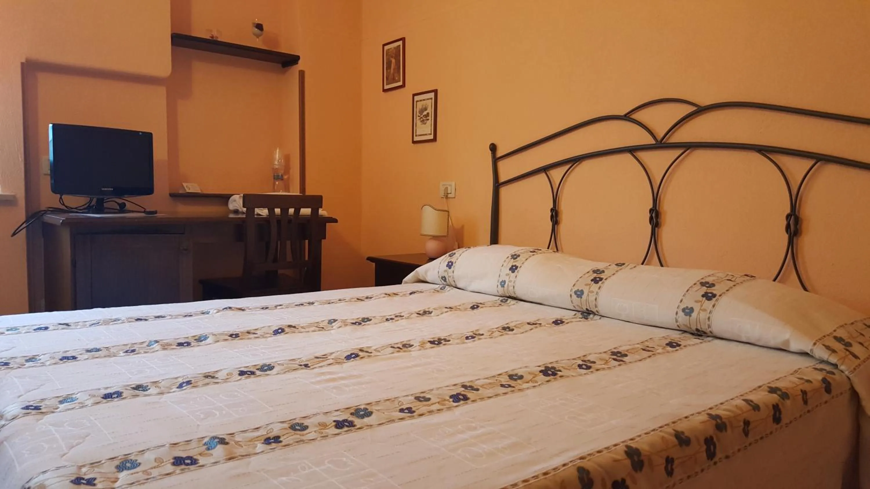 Bed in Locanda B&B Momo