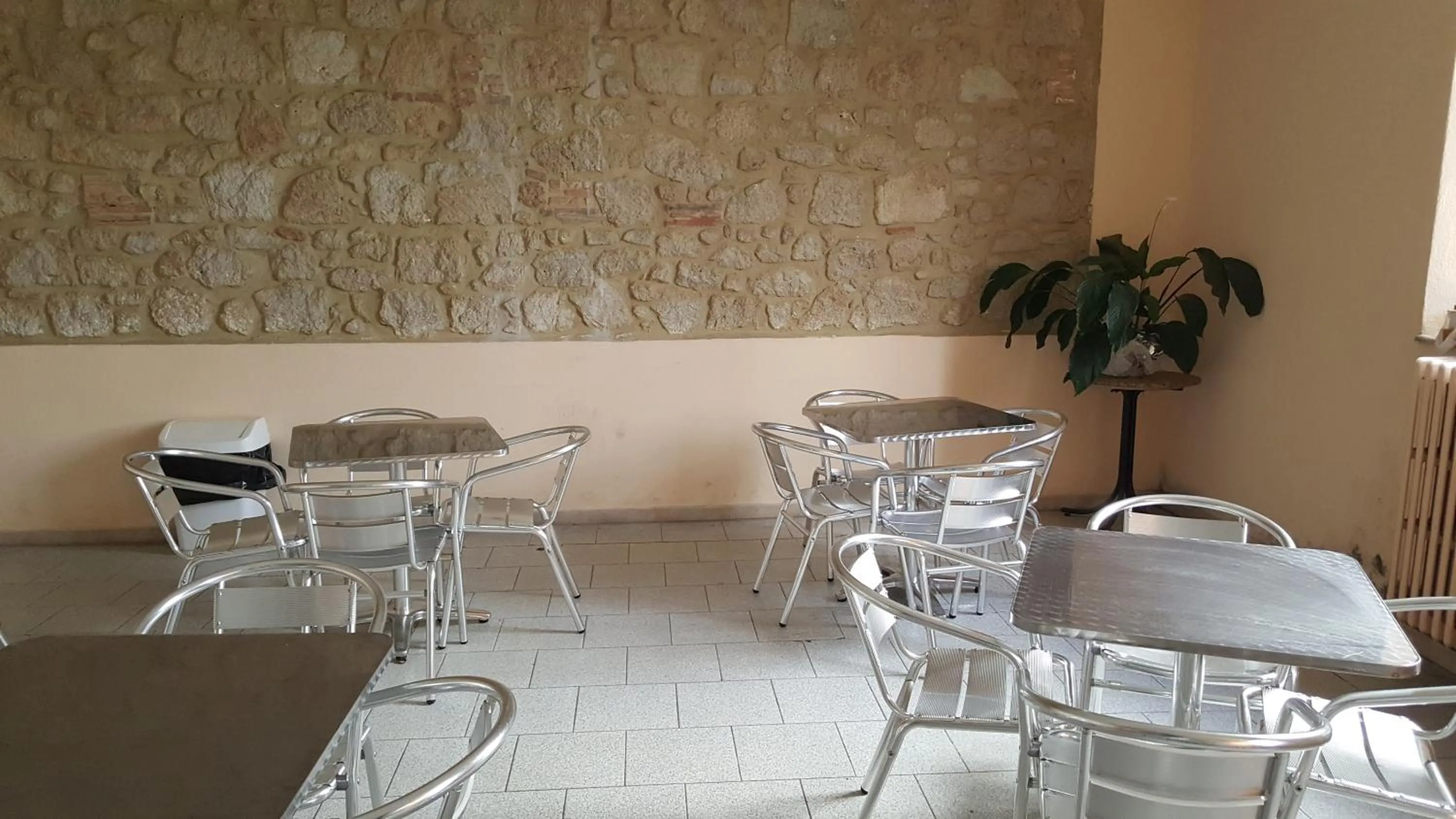 Restaurant/places to eat in Locanda B&B Momo