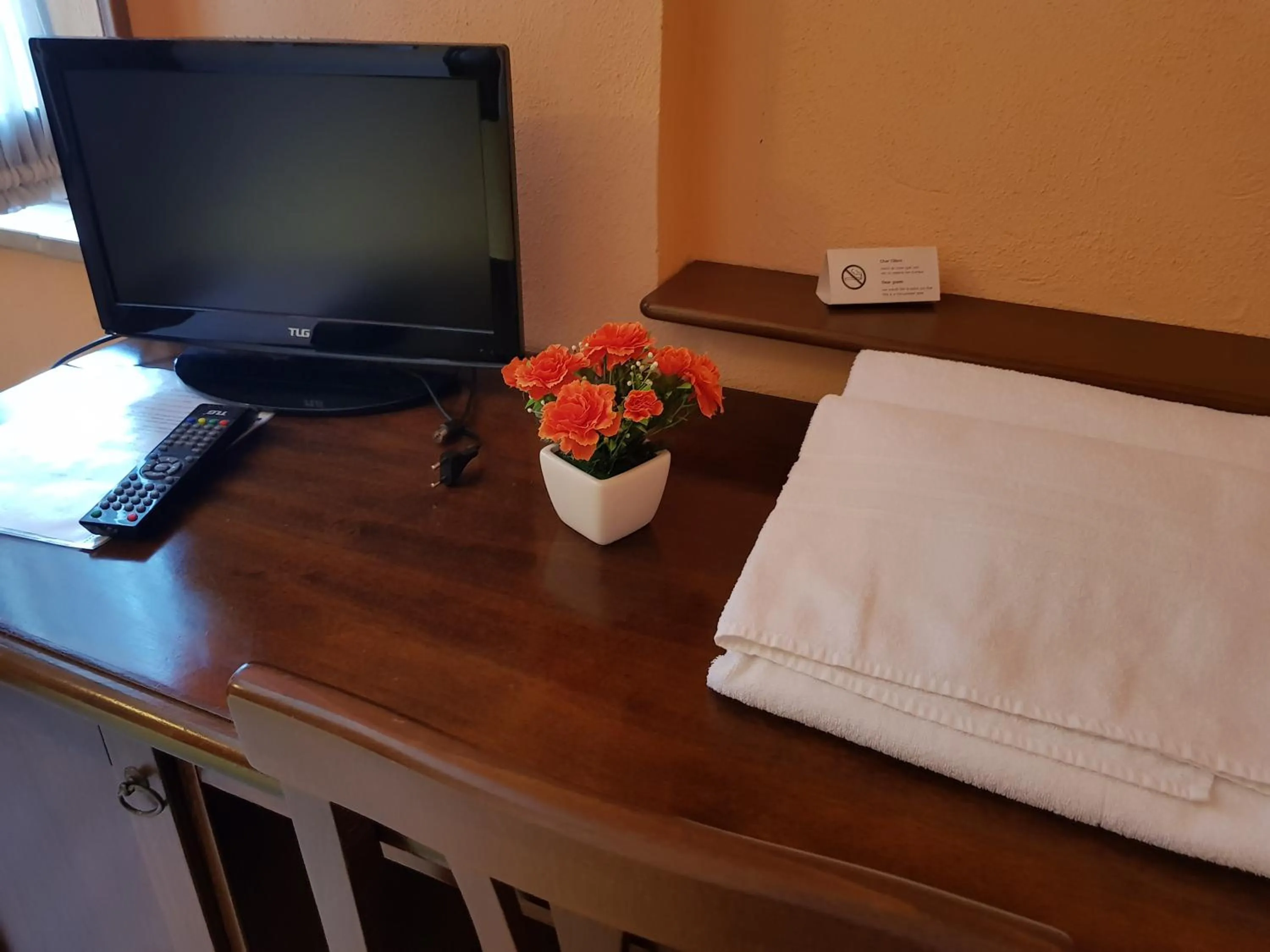 TV and multimedia in Locanda B&B Momo