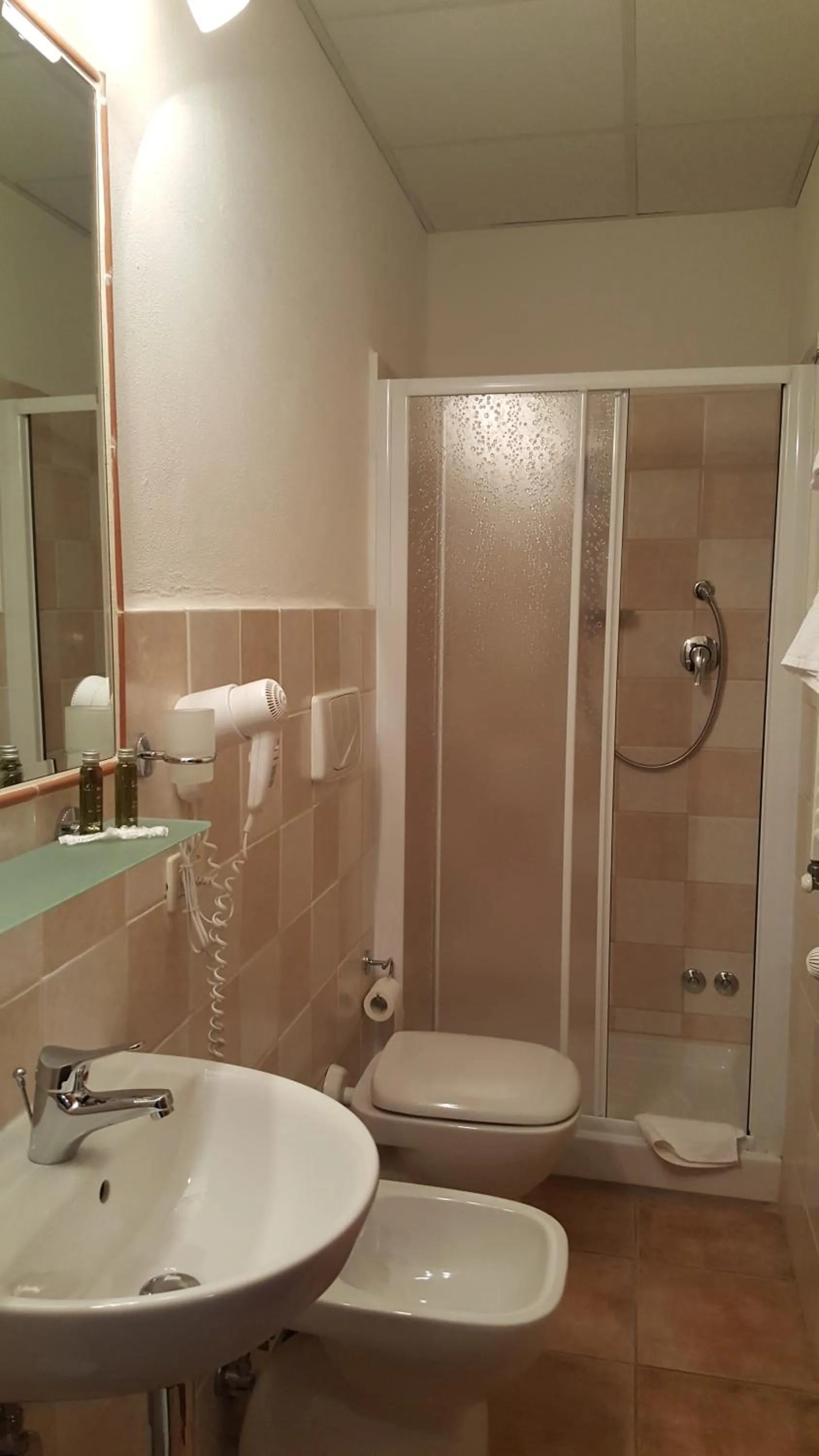 Shower in Locanda B&B Momo