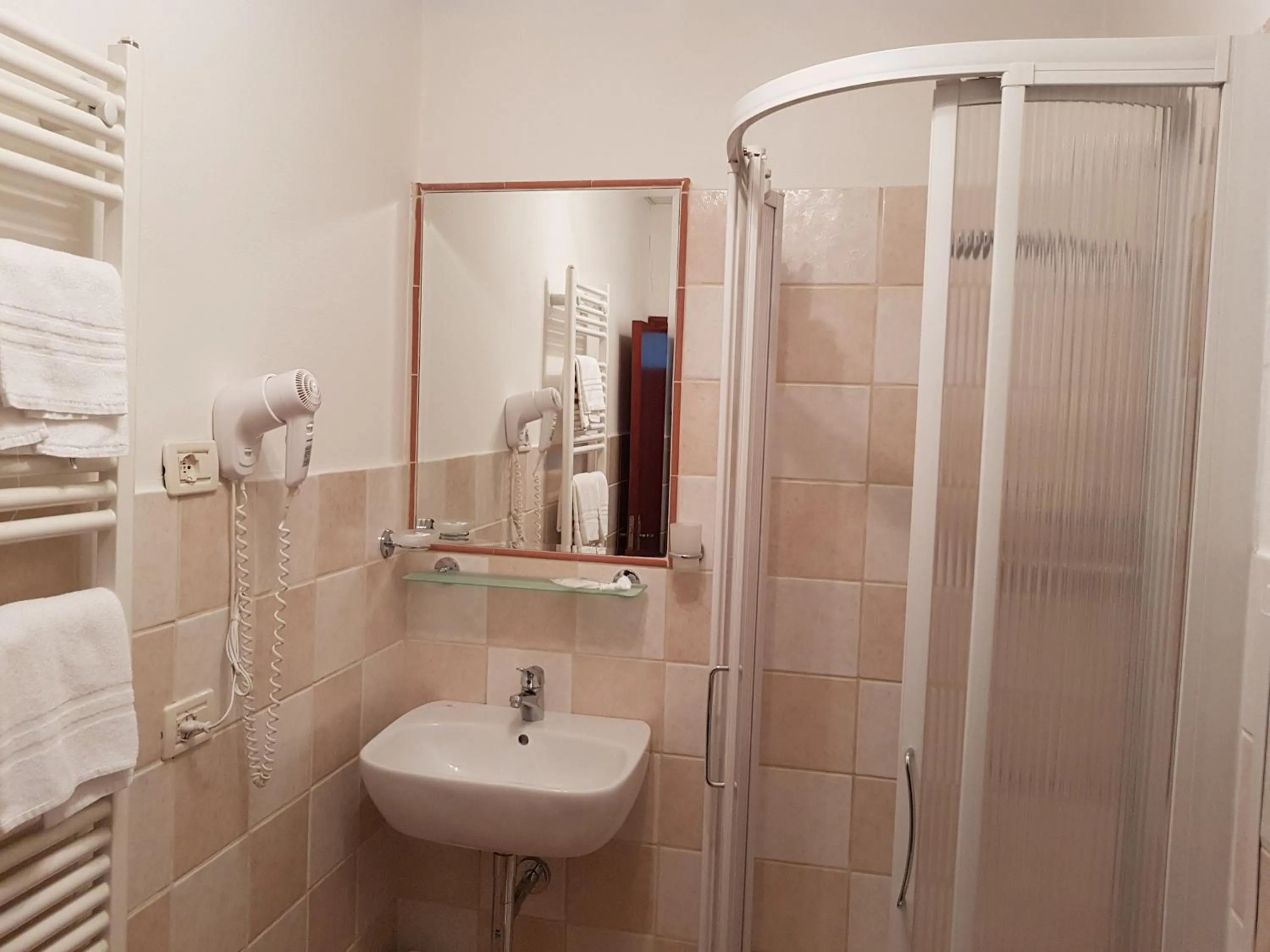 Shower in Locanda B&B Momo