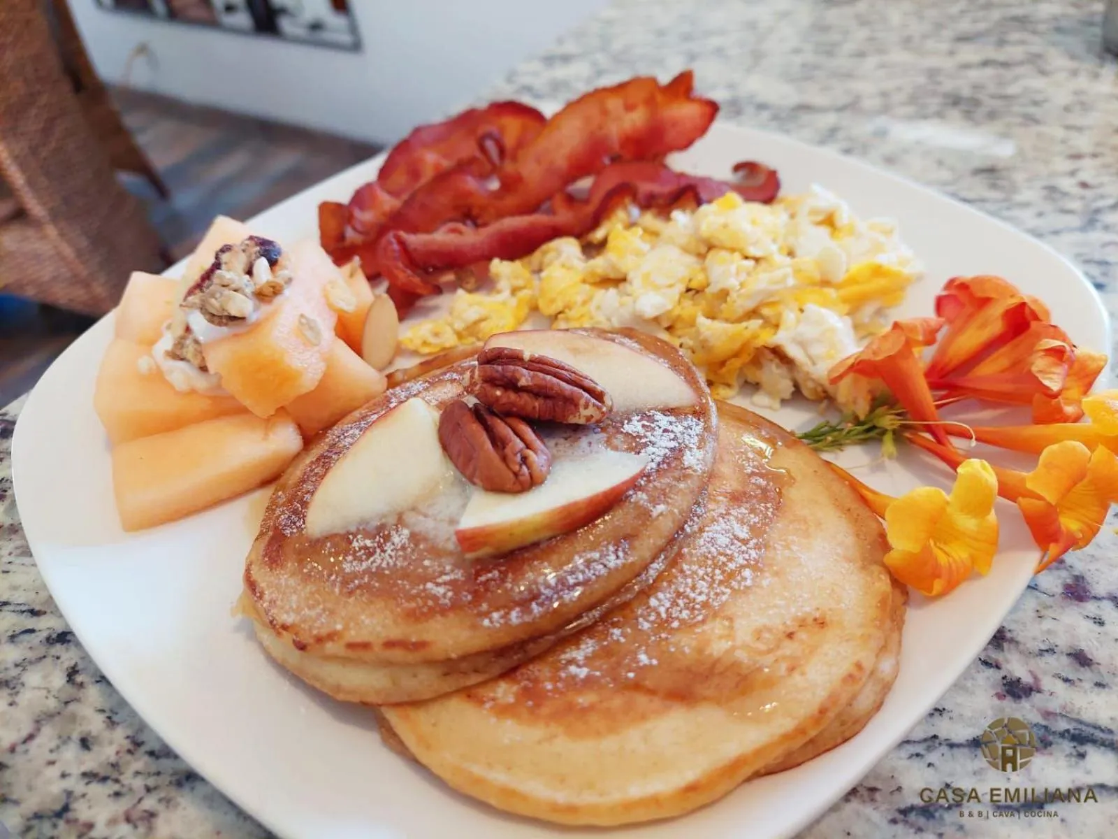 Food and drinks in Casa Emiliana