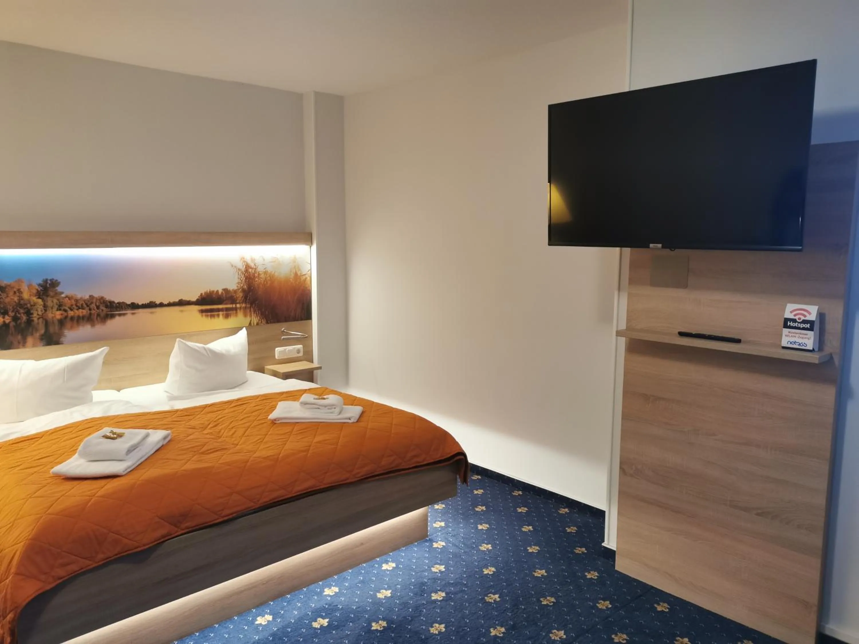 Bed in Hotel am Wariner See