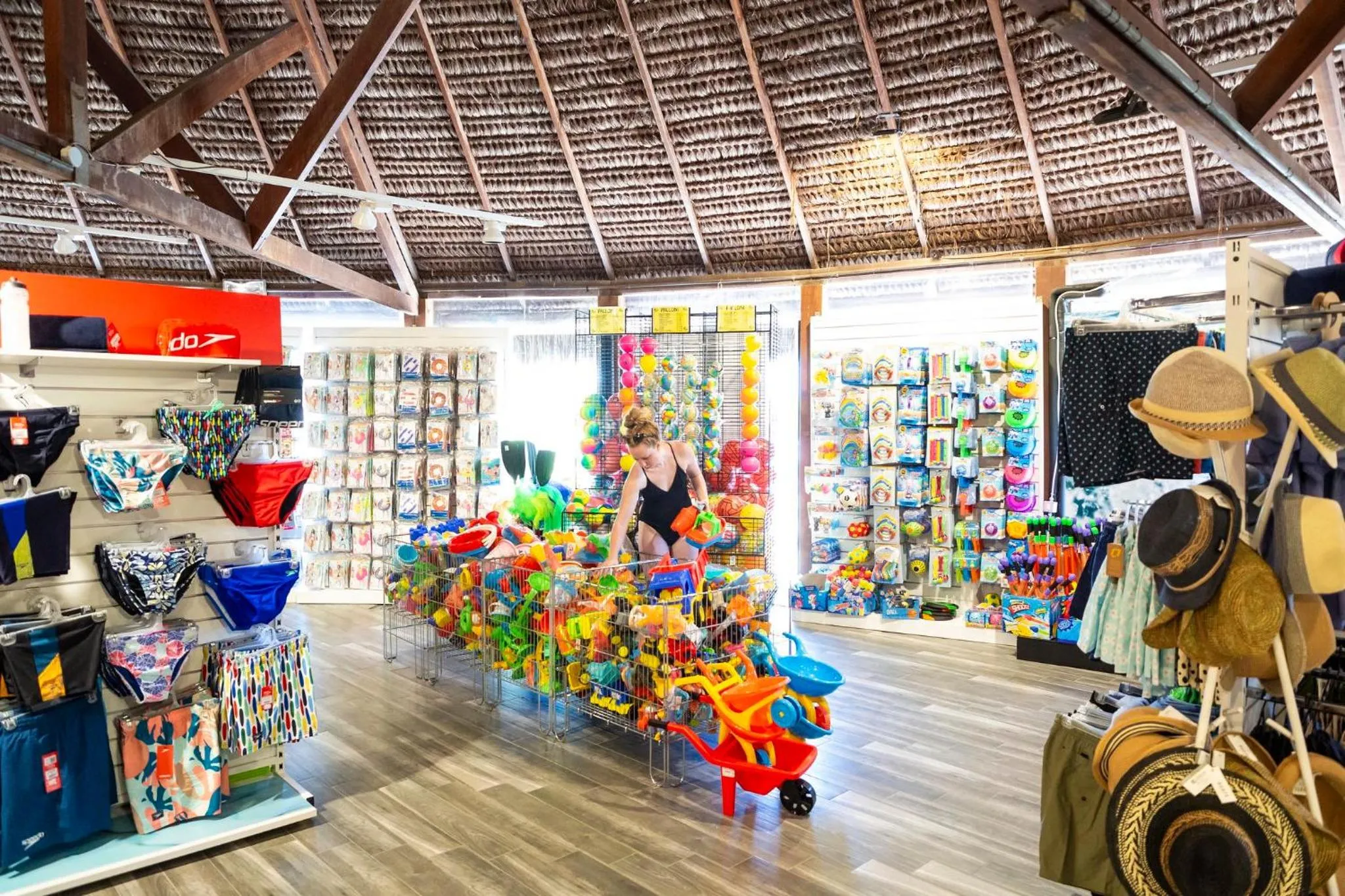 Shopping Area in hu Park Albatros village