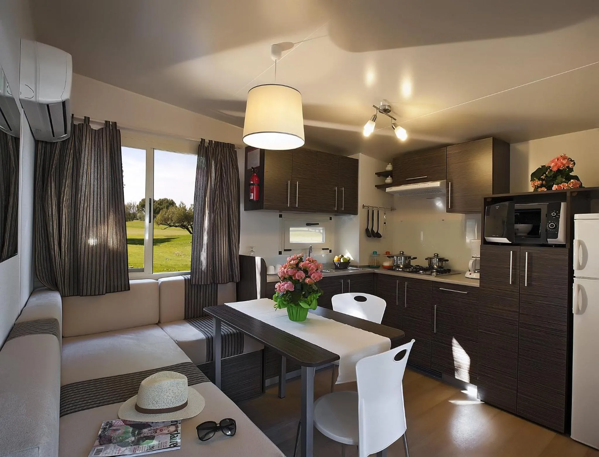 hu Park Albatros village