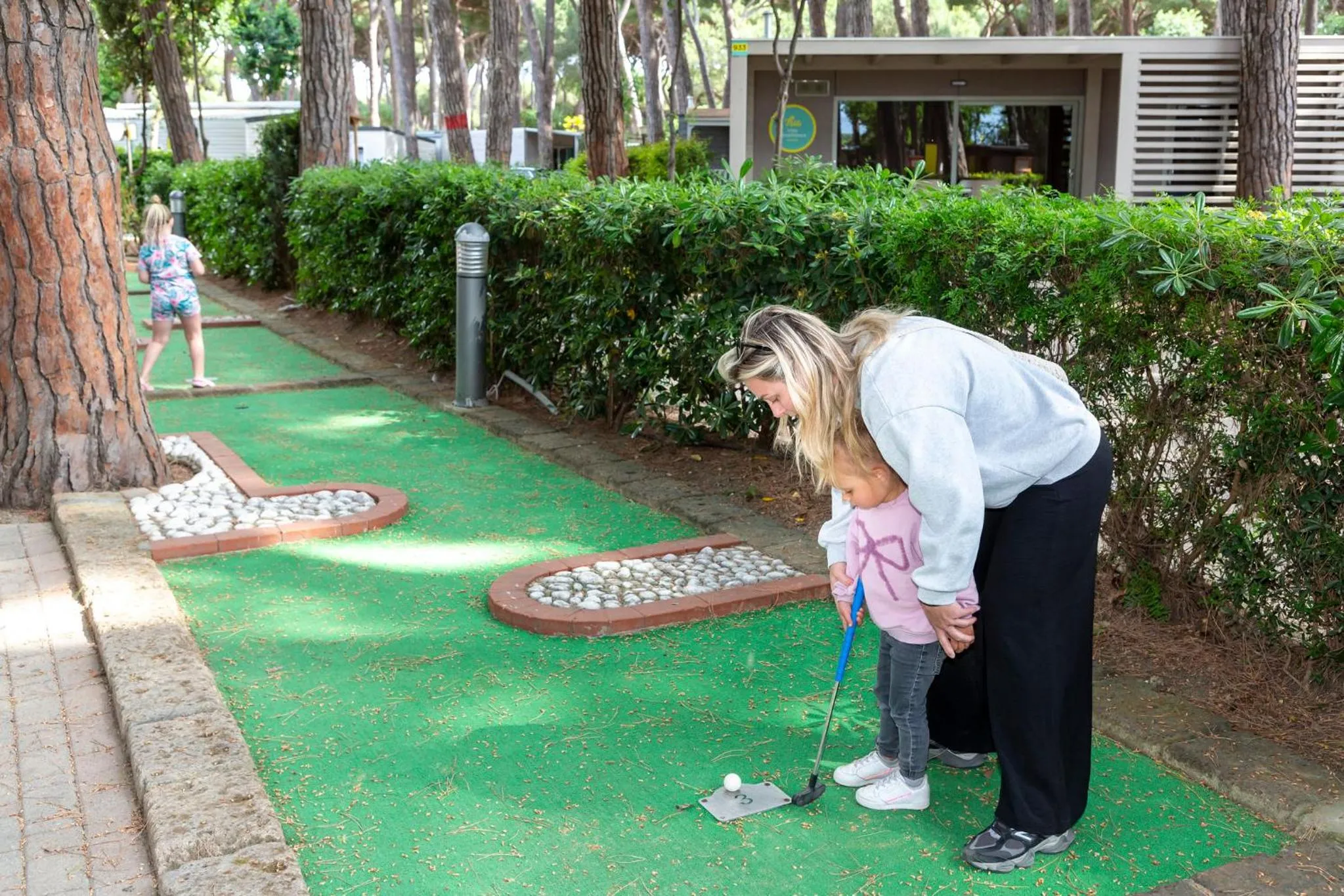 hu Park Albatros village