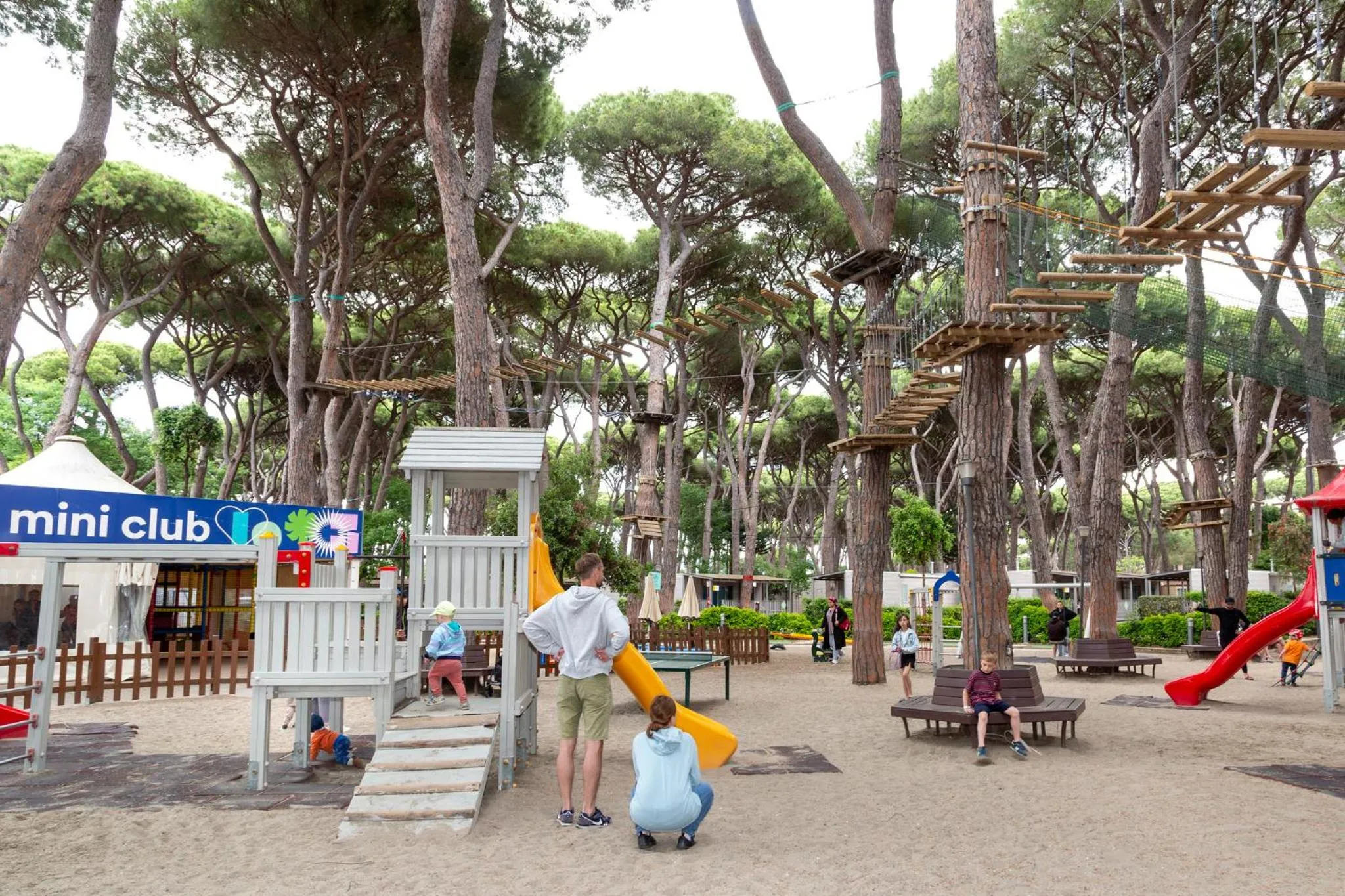 hu Park Albatros village