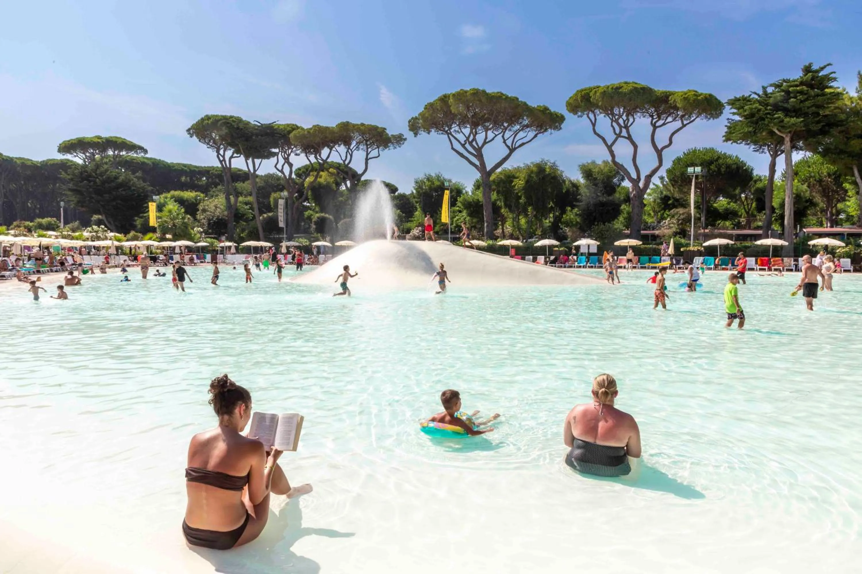 People in hu Park Albatros village