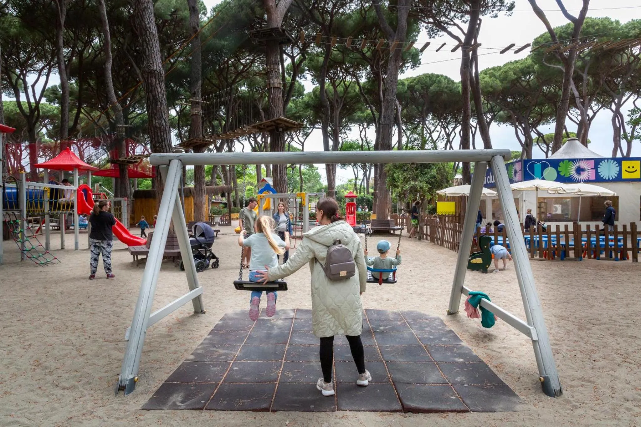 hu Park Albatros village